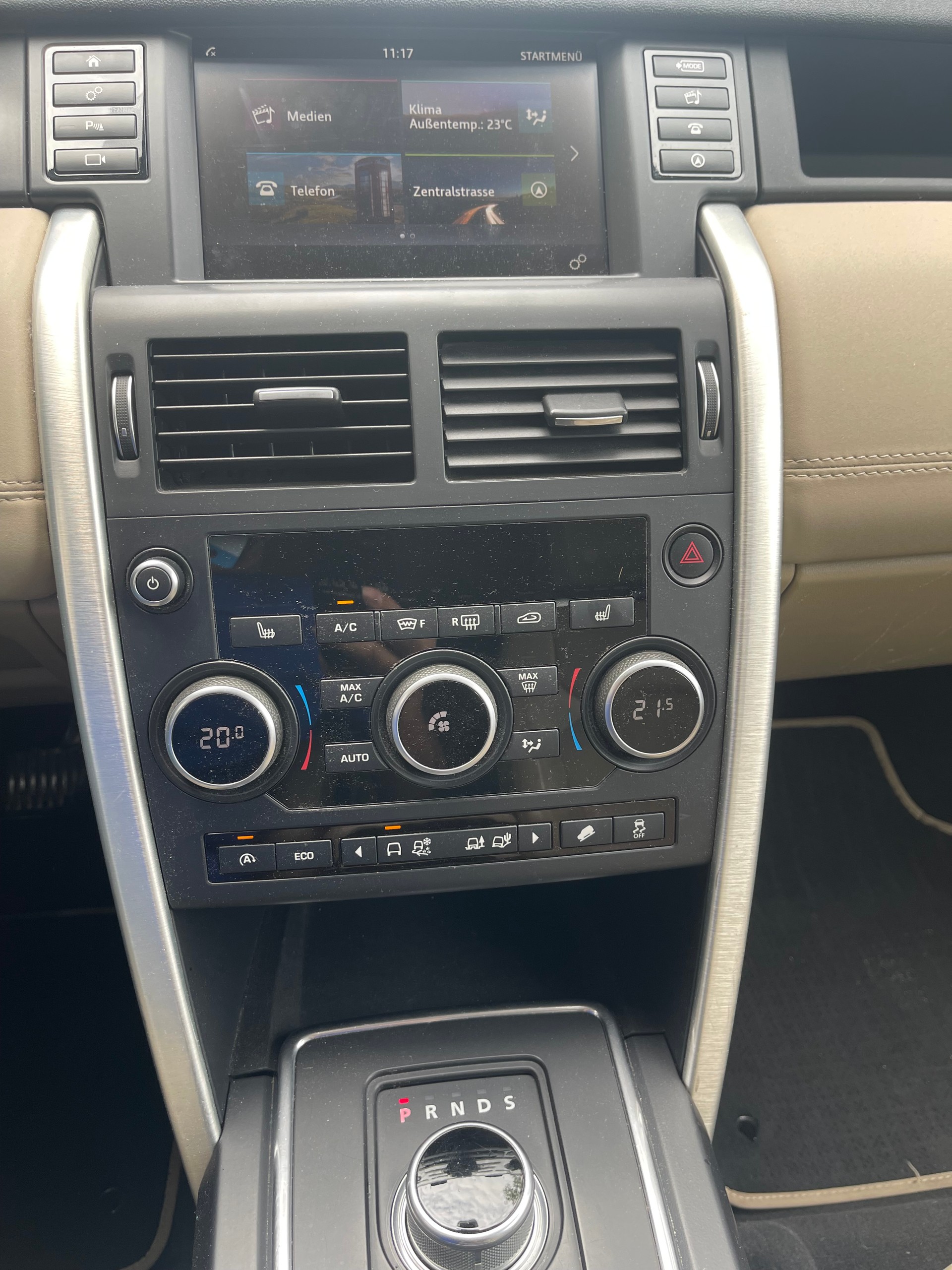 LAND ROVER Discovery Sport 2.0 TD4 HSE AT9-image-12