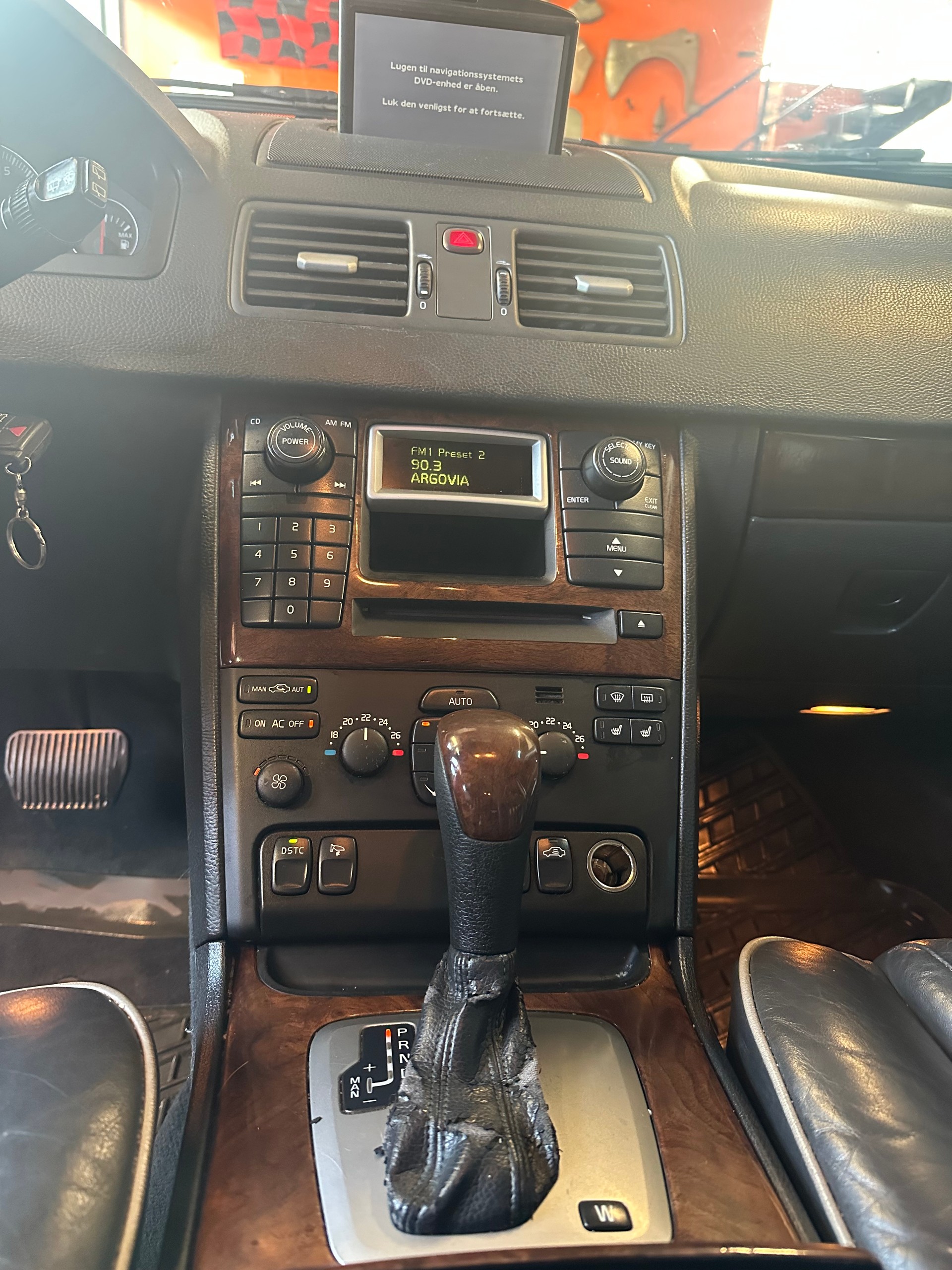 VOLVO XC90 2.5T AWD Executive Geartronic-image-11