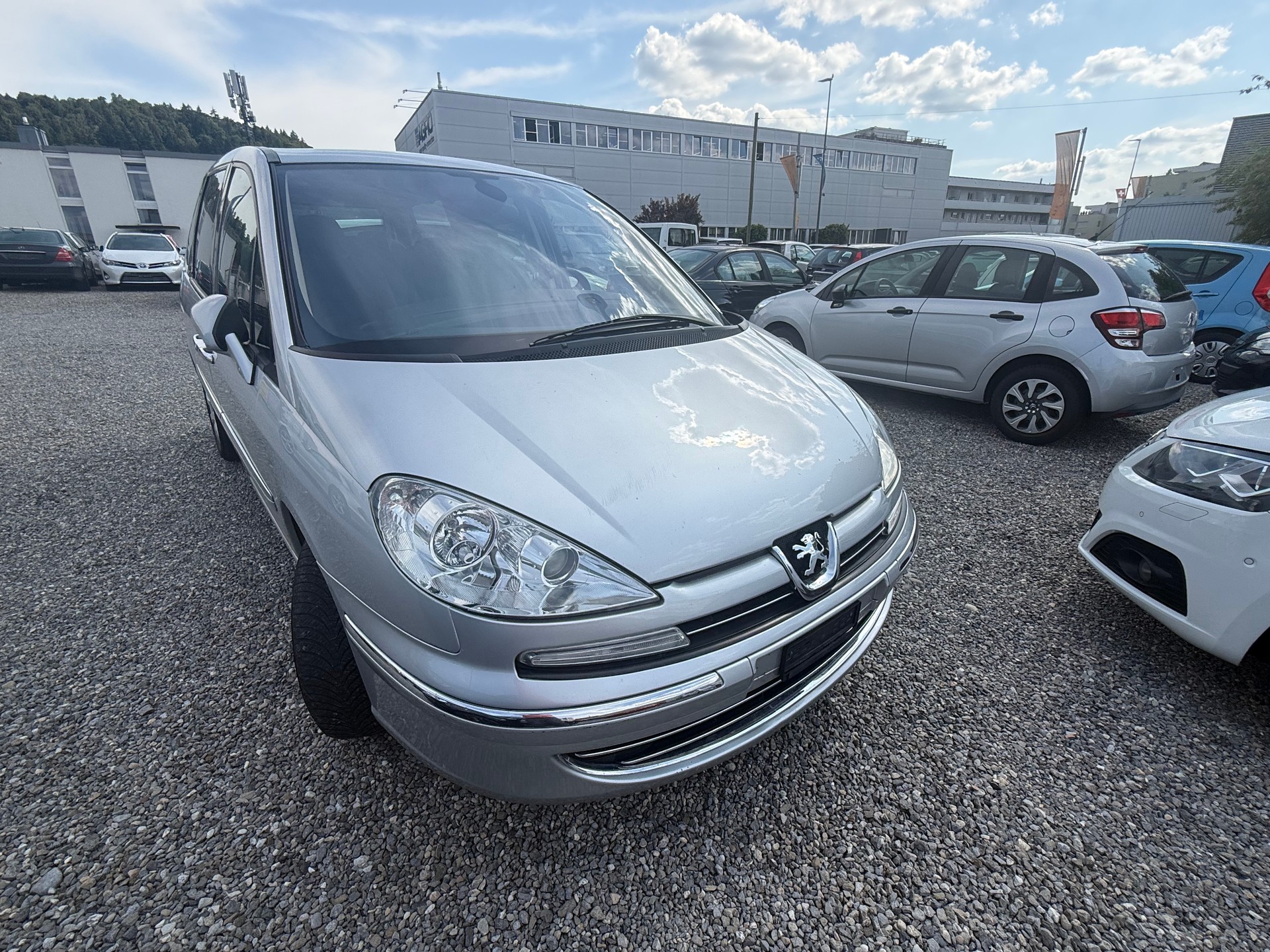 PEUGEOT 807 2.2 16V HDi Swiss Edition Tiptronic-image-1