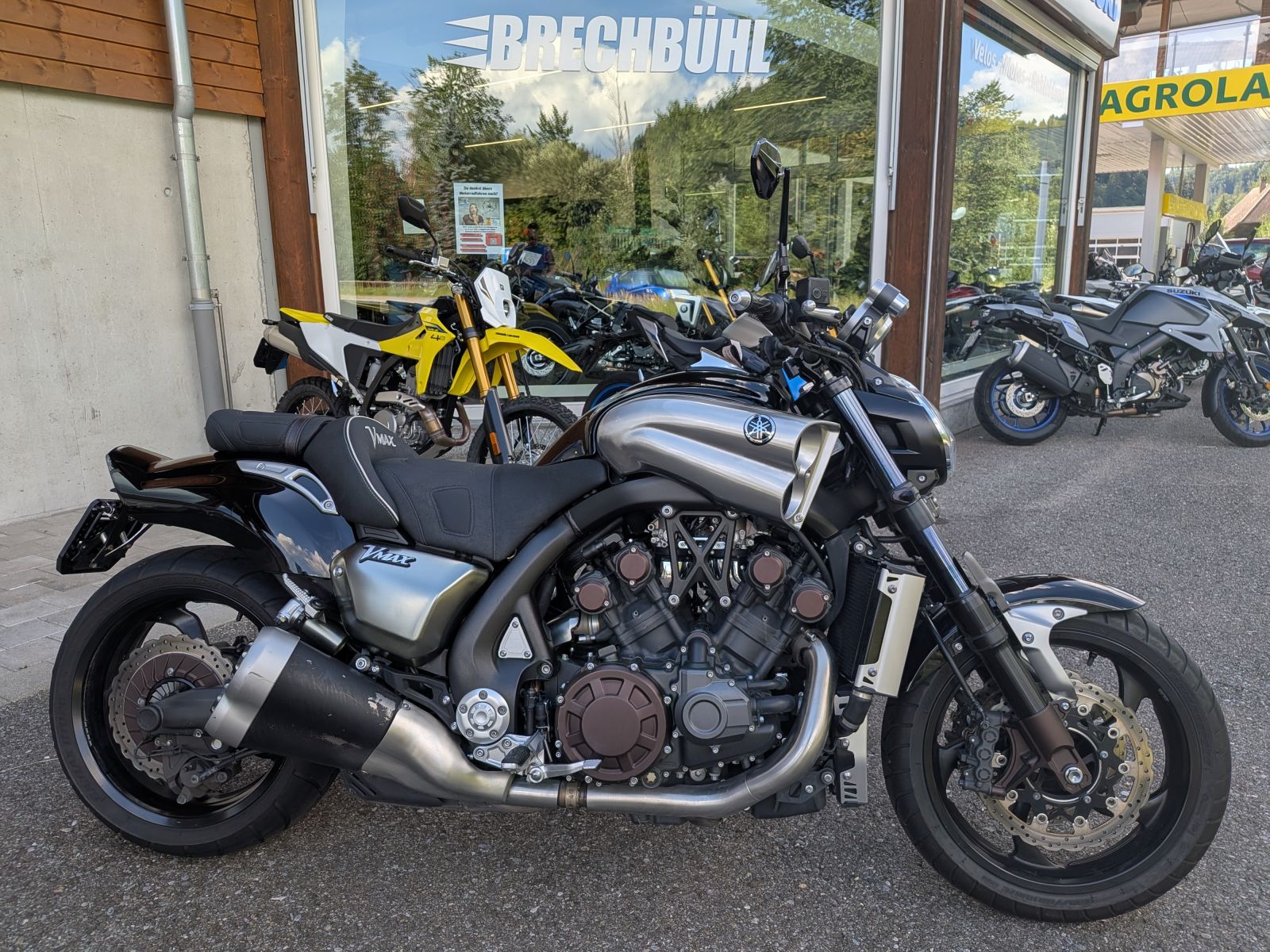 YAMAHA V-MAX-image-0