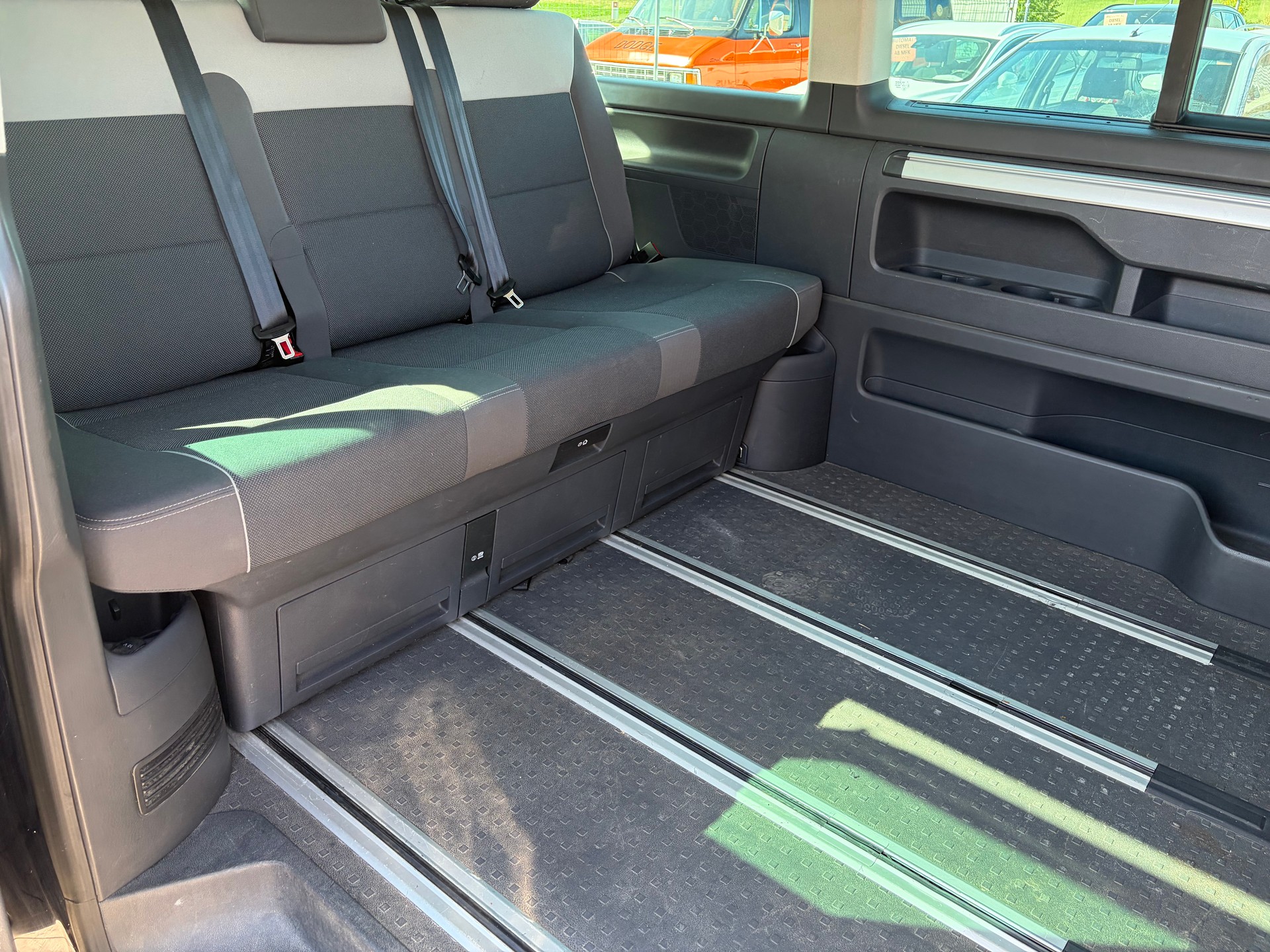 VW T5 Multivan 2.0 TDI CR Startline 4Motion-image-8