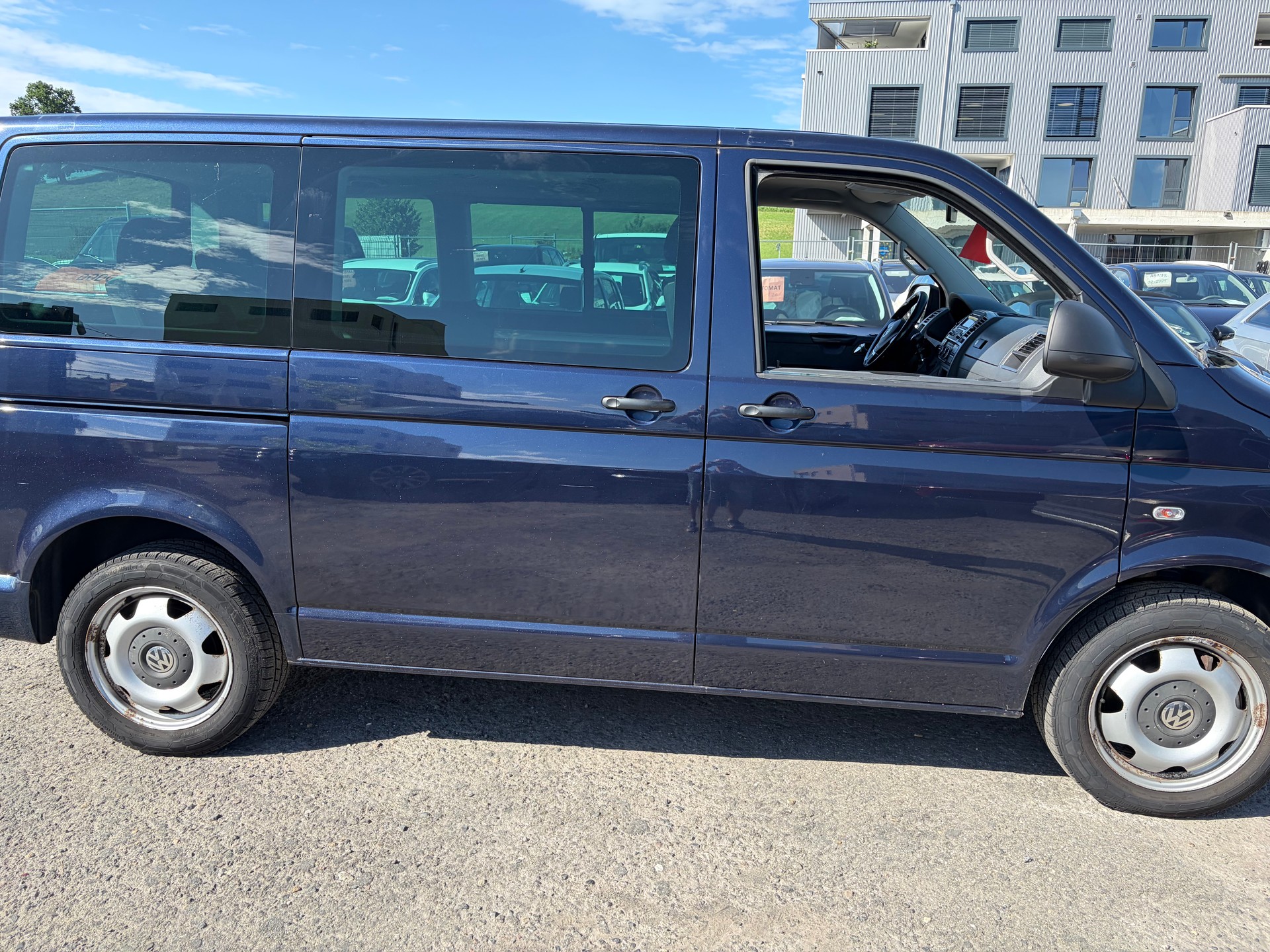 VW T5 Multivan 2.0 TDI CR Startline 4Motion-image-6
