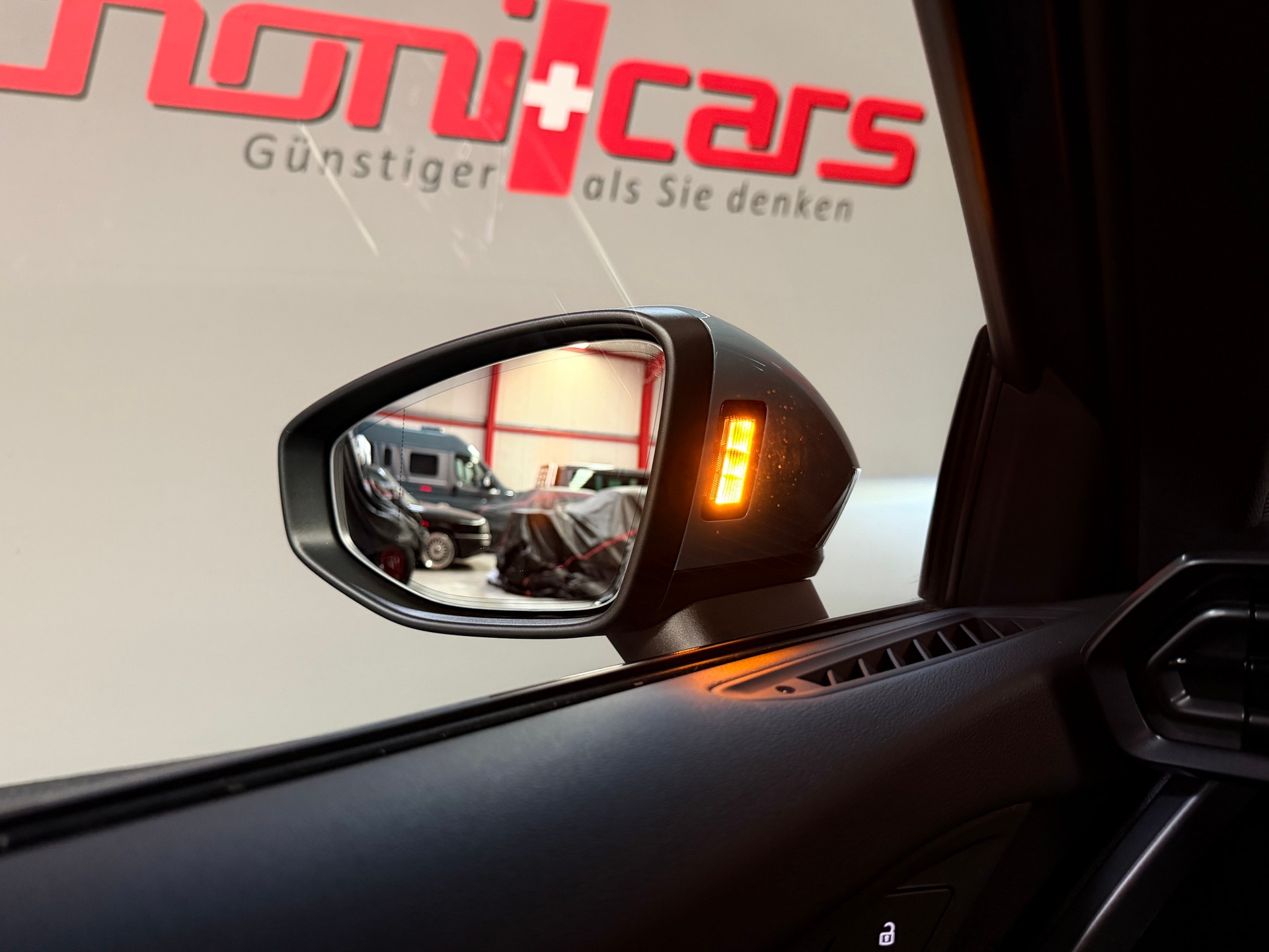 AUDI RS3 Sportback 2.5 TSI quattro S-tronic-image-34