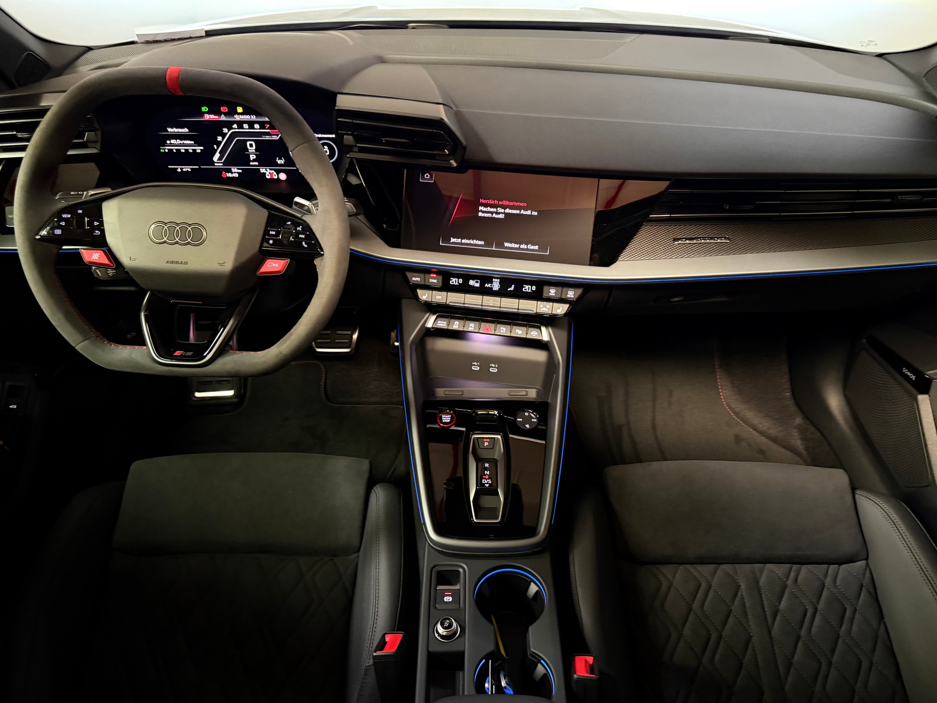 AUDI RS3 Sportback 2.5 TSI quattro S-tronic-image-17
