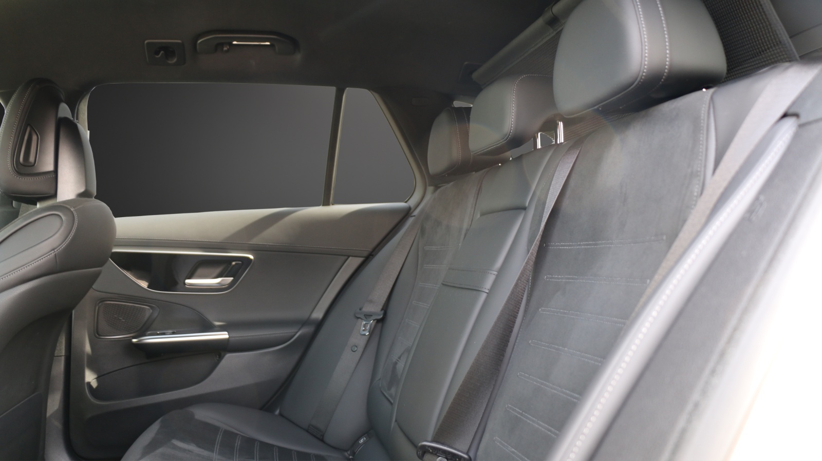 MERCEDES-BENZ C 220 d T AMG Line-image-9