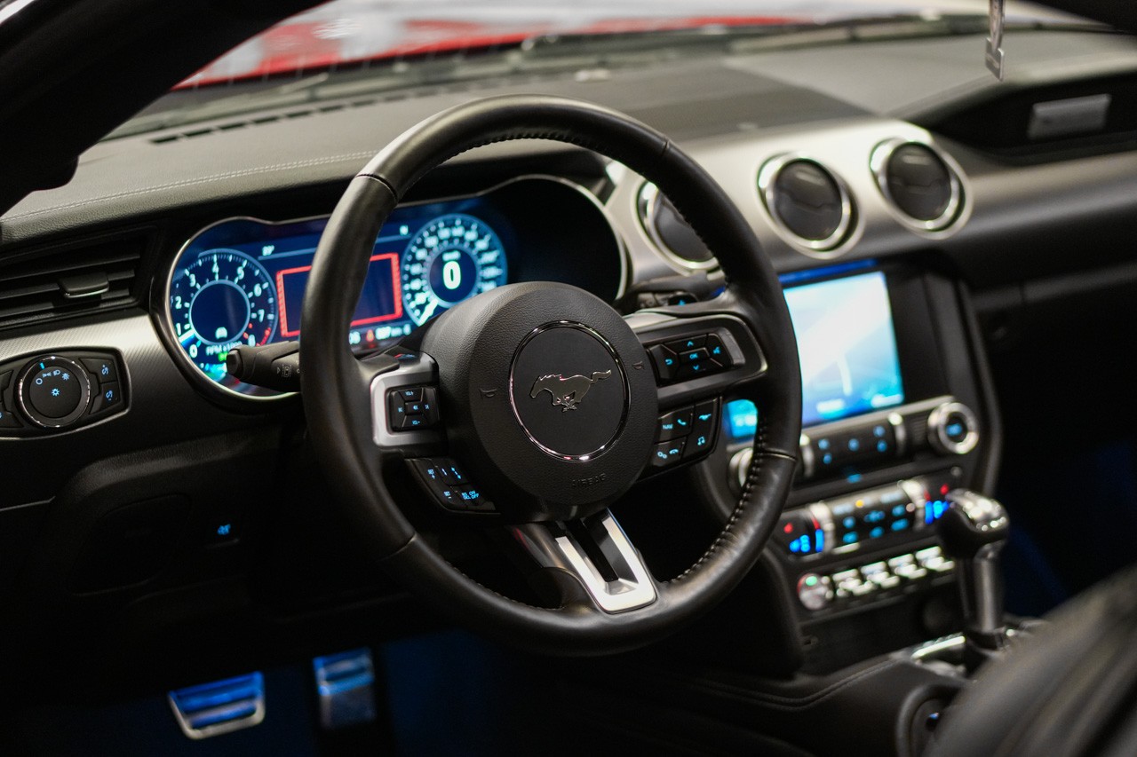 FORD Mustang Fastback 5.0 V8 GT Automat-image-24