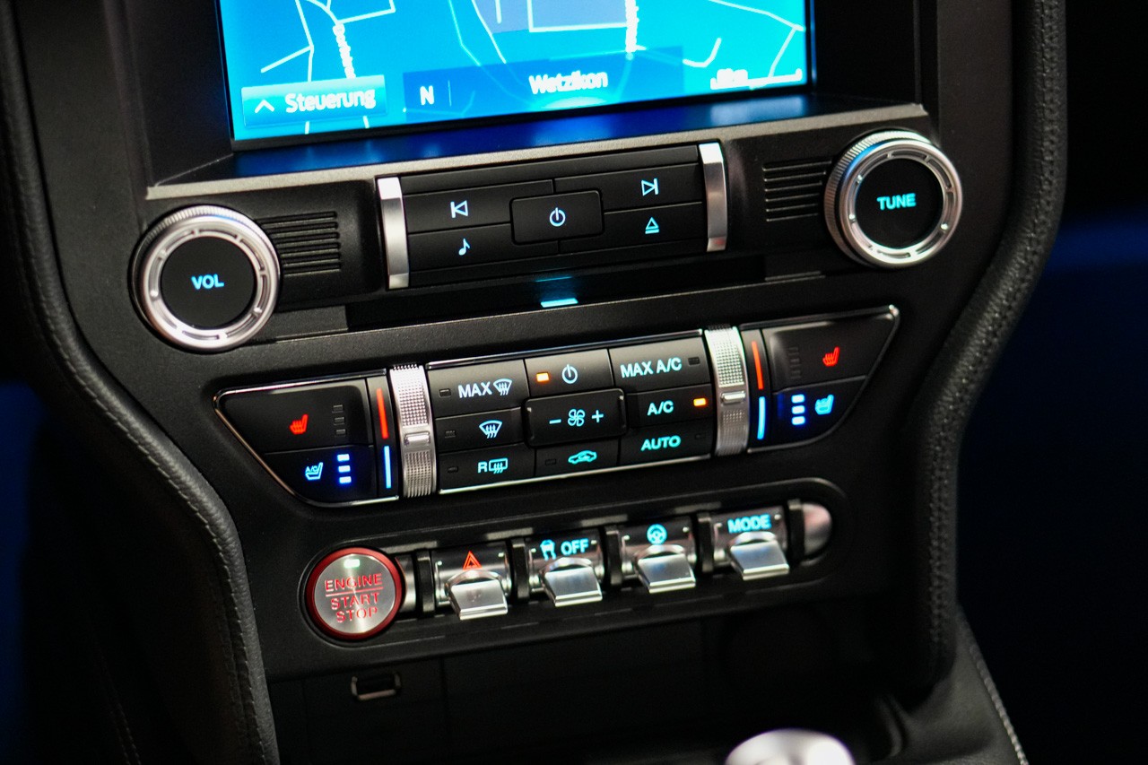 FORD Mustang Fastback 5.0 V8 GT Automat-image-18