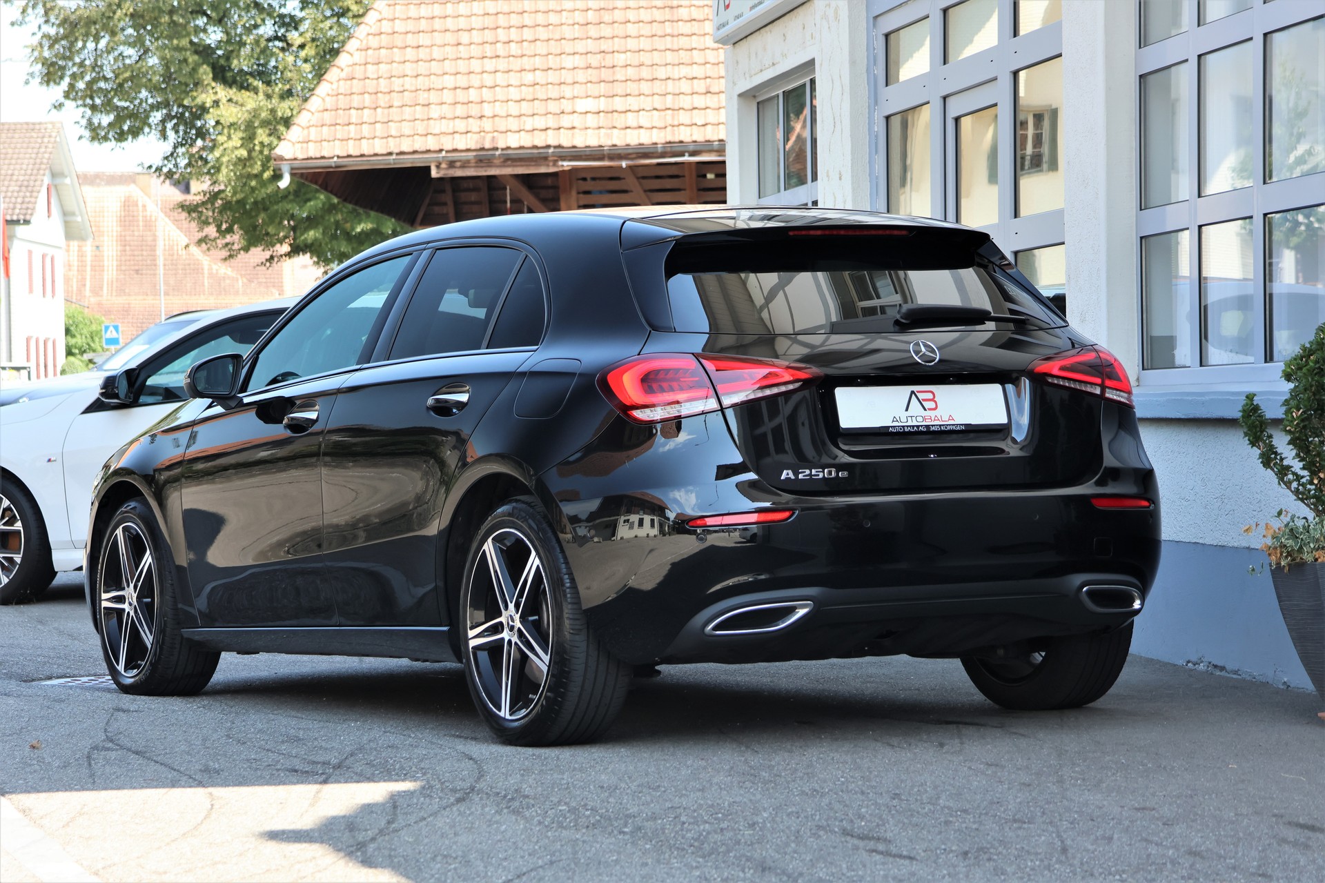 MERCEDES-BENZ A 250e Progressive 8G-DCT (CH)-showroom-element-2
