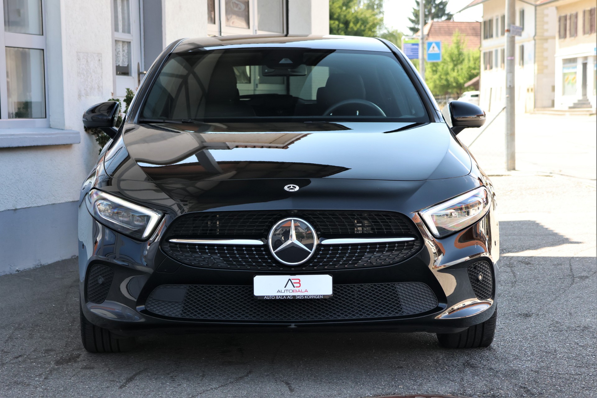 MERCEDES-BENZ A 250e Progressive 8G-DCT (CH)-showroom-element-1