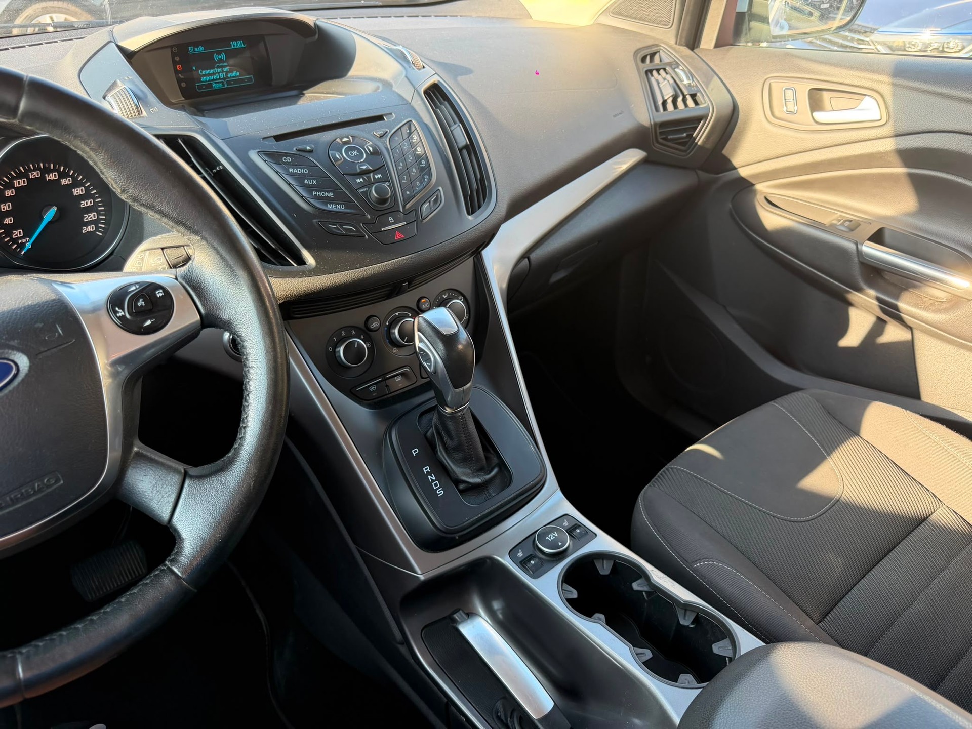 FORD Kuga 2.0 TDCi Titanium S 4WD PowerShift-image-12