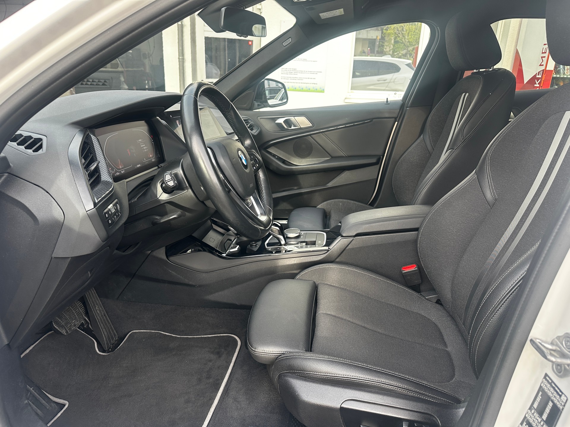 BMW 116d Steptronic M Sport-image-10