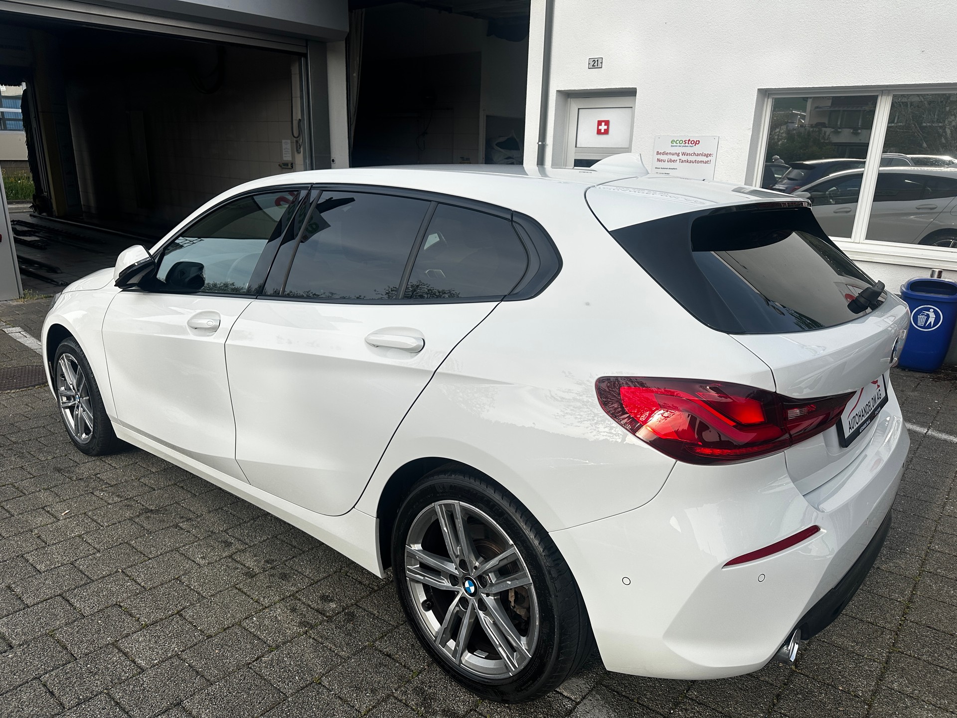 BMW 116d Steptronic M Sport-showroom-element-3