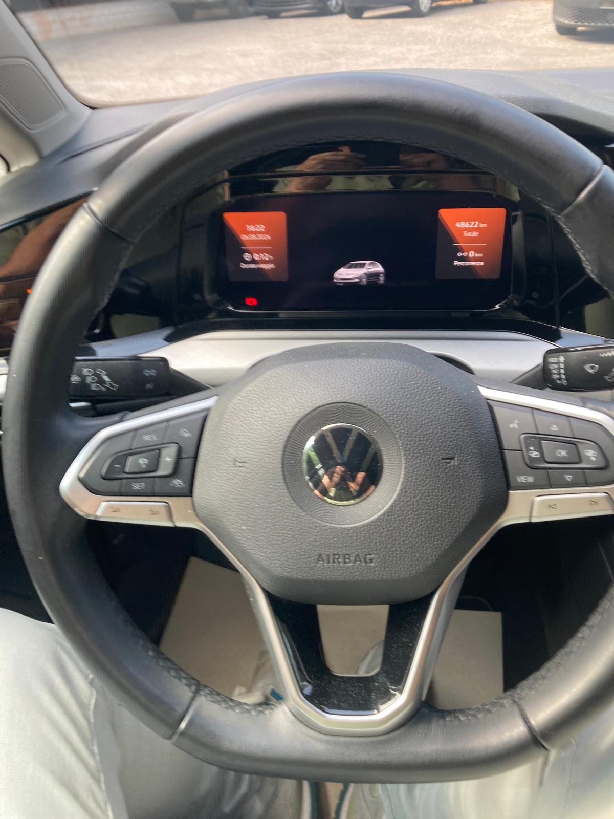 VW Golf 1.5 TSI ACT Life-image-12