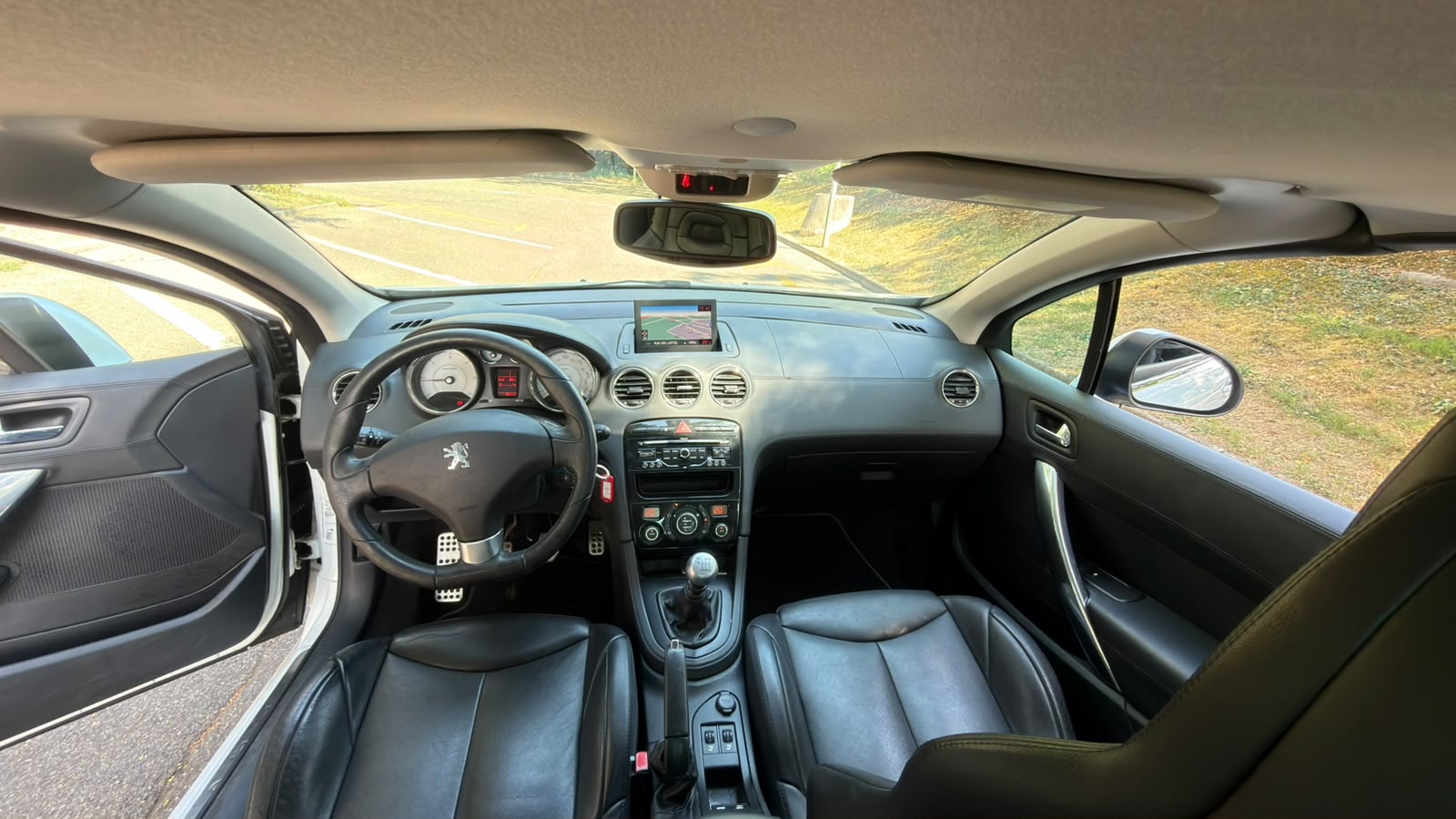 PEUGEOT CC 2.0 HDI-image-13