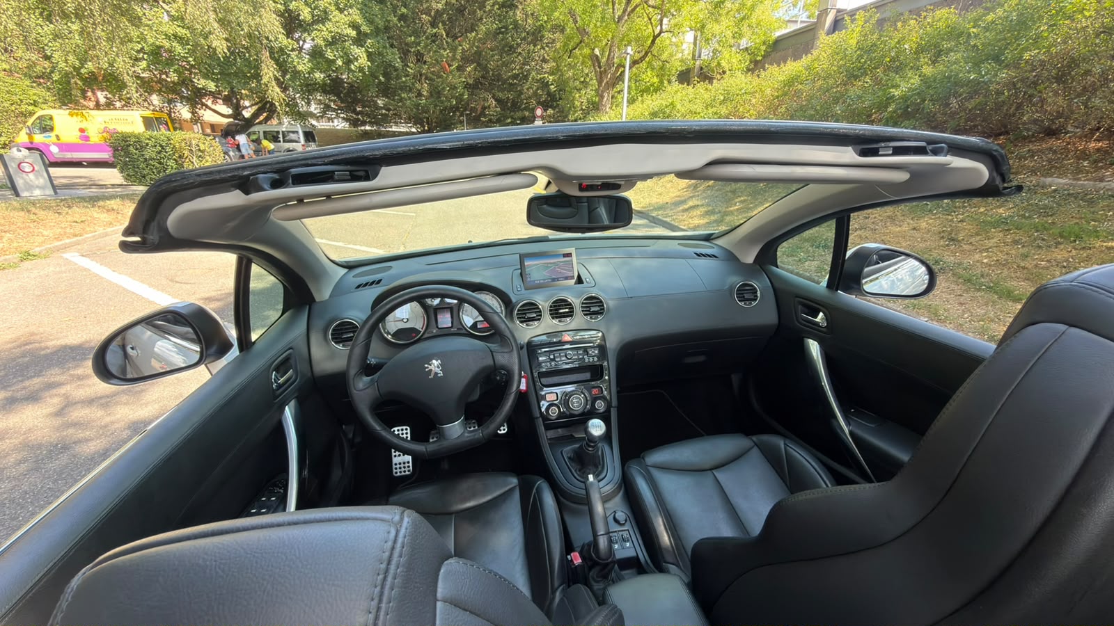 PEUGEOT CC 2.0 HDI-showroom-element-1