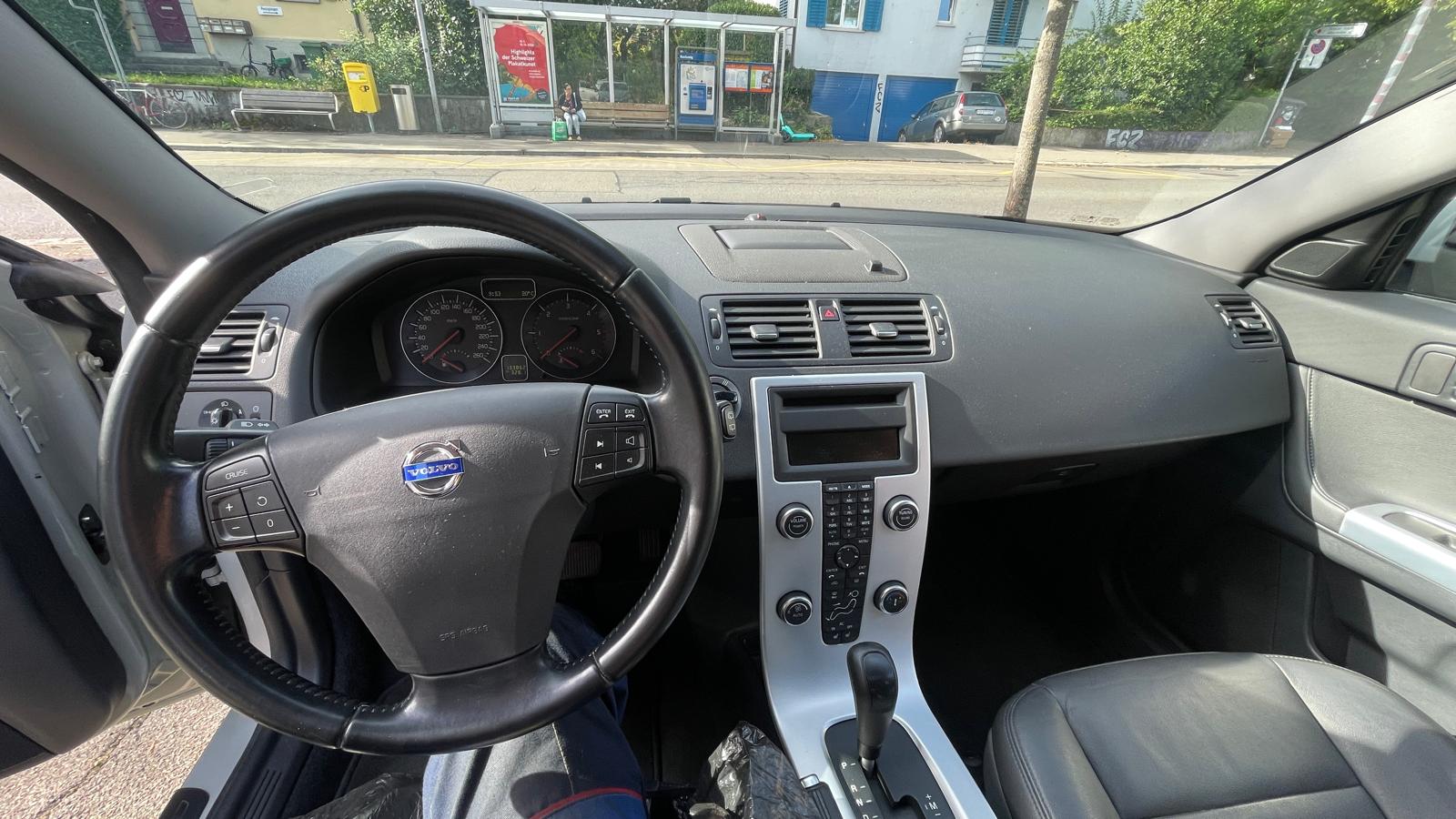 VOLVO V50 D3 Kinetic Geartronic-image-9