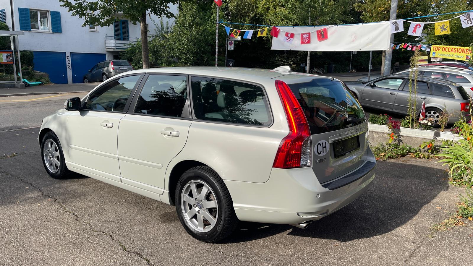 VOLVO V50 D3 Kinetic Geartronic-showroom-element-1