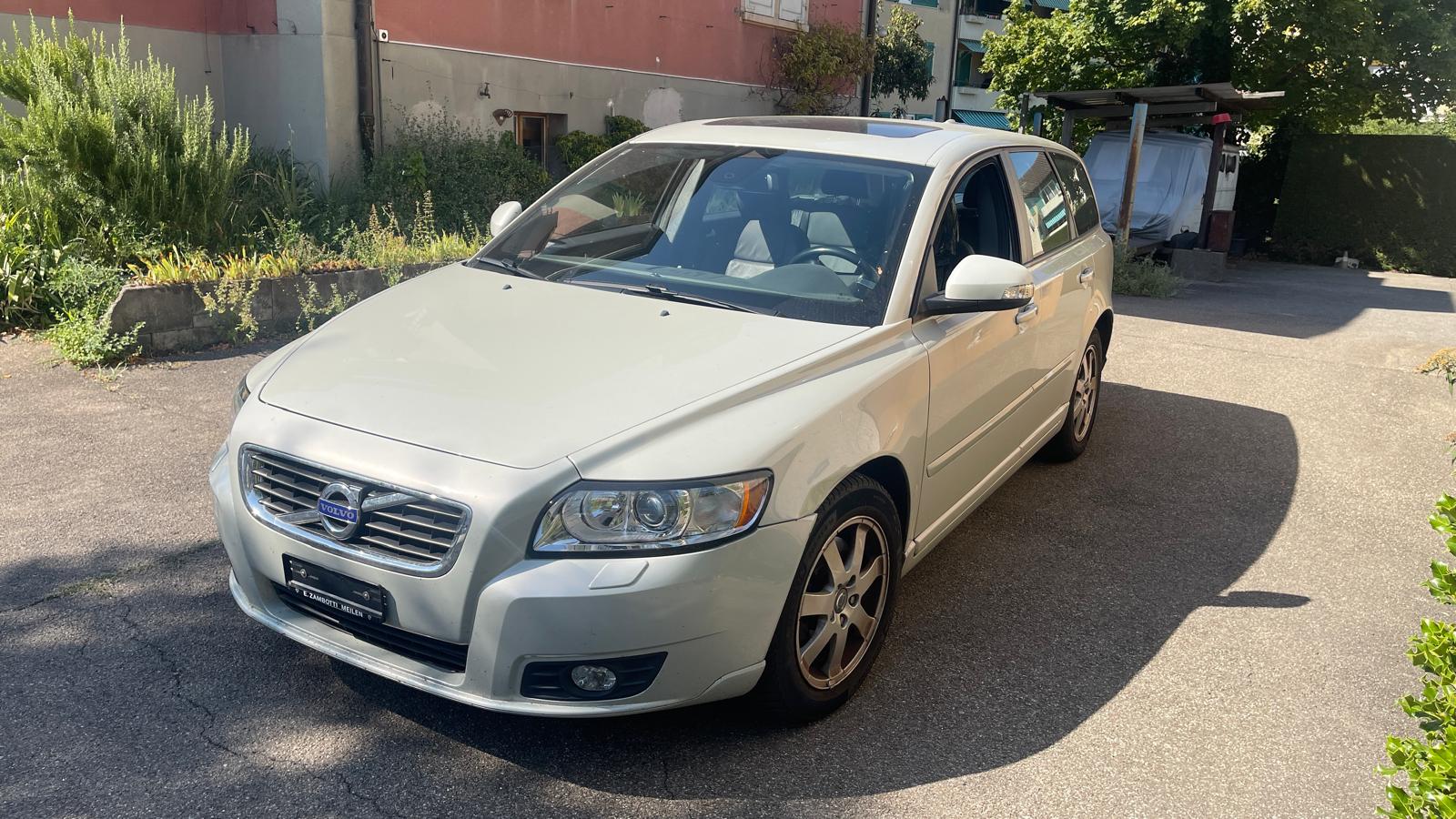 VOLVO V50 D3 Kinetic Geartronic