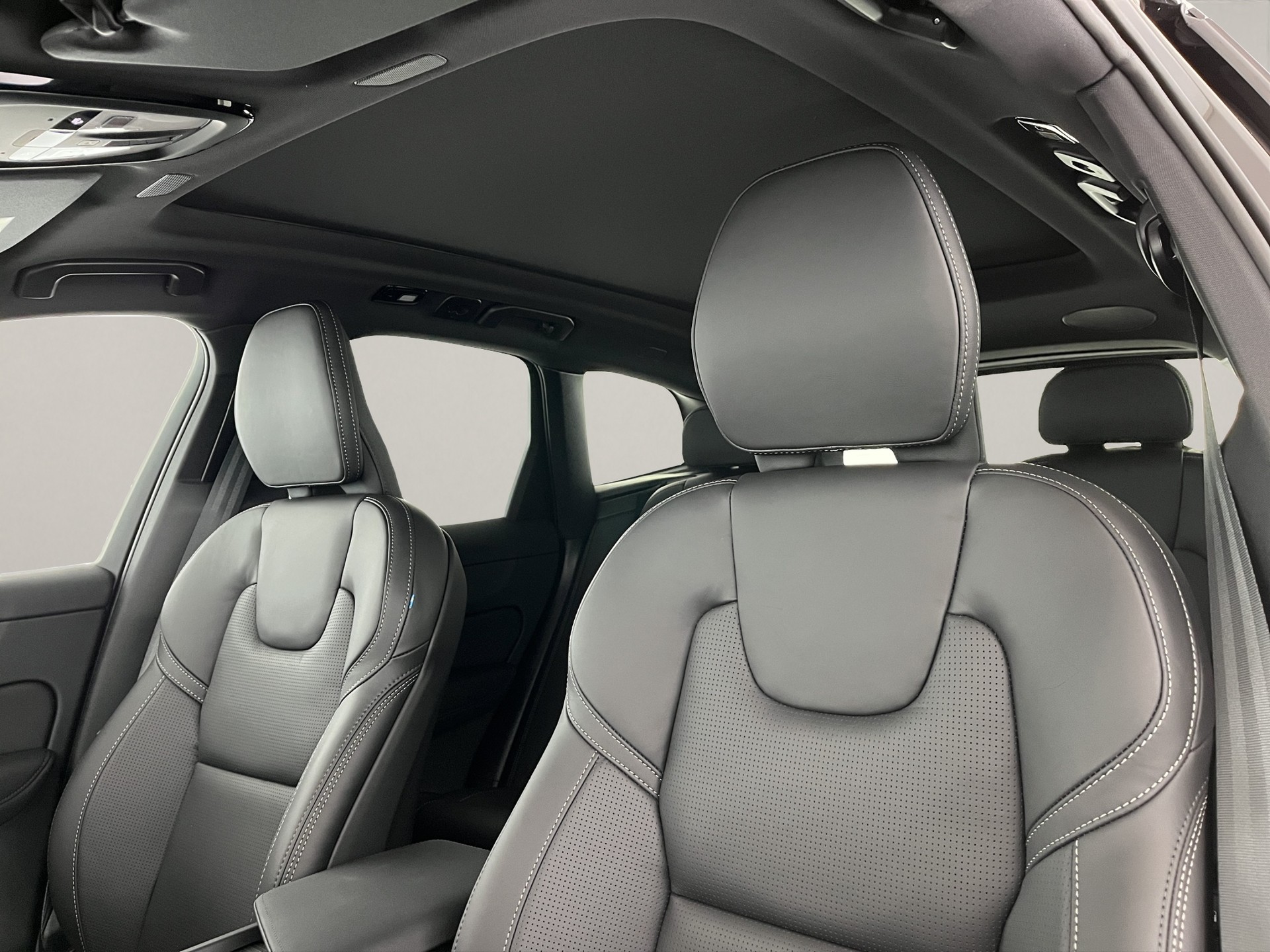 VOLVO XC60 2.0 T8 TE Black Edition eAWD-image-17