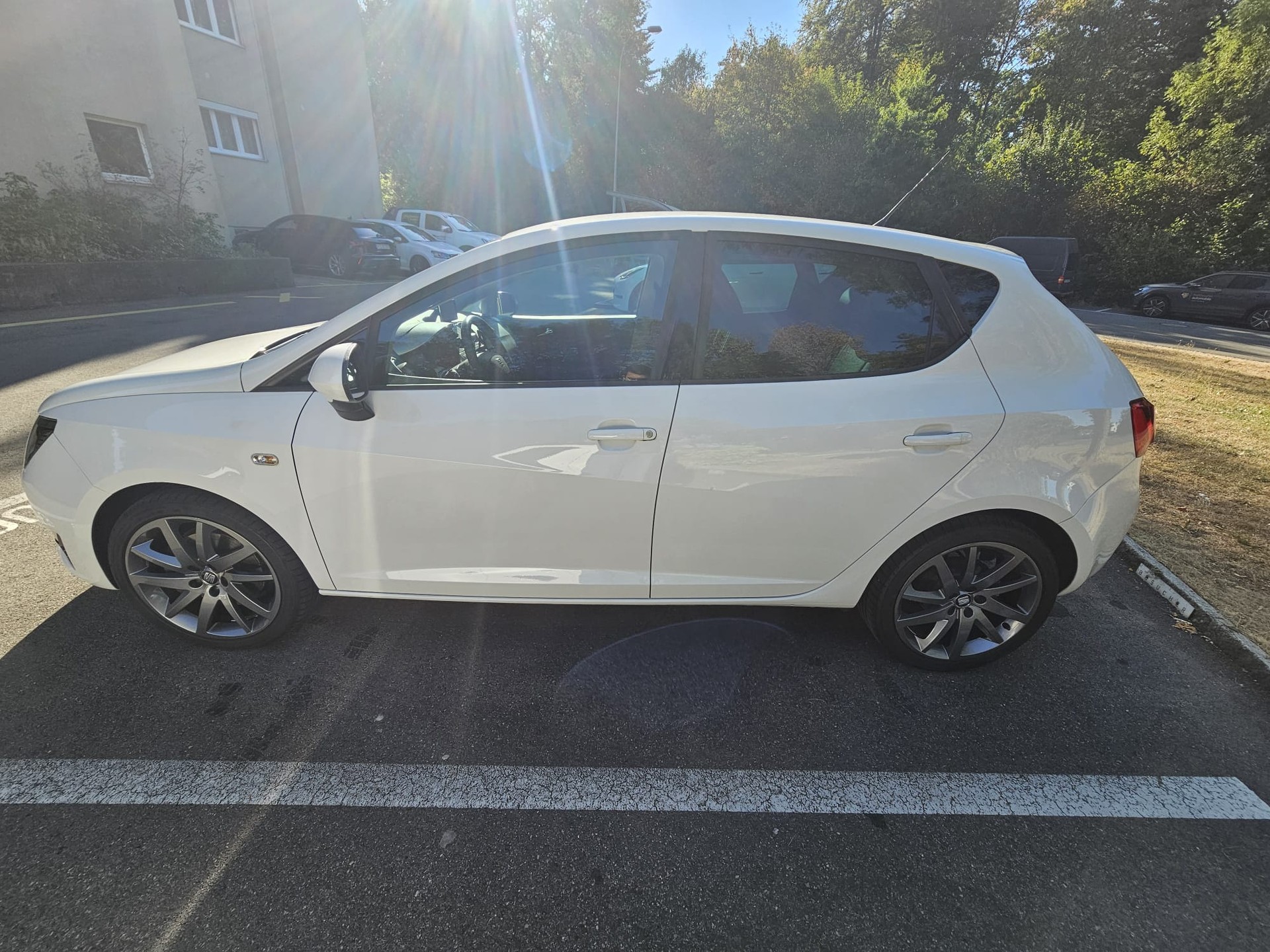 SEAT 1.6 TDI 105 FR-image-1