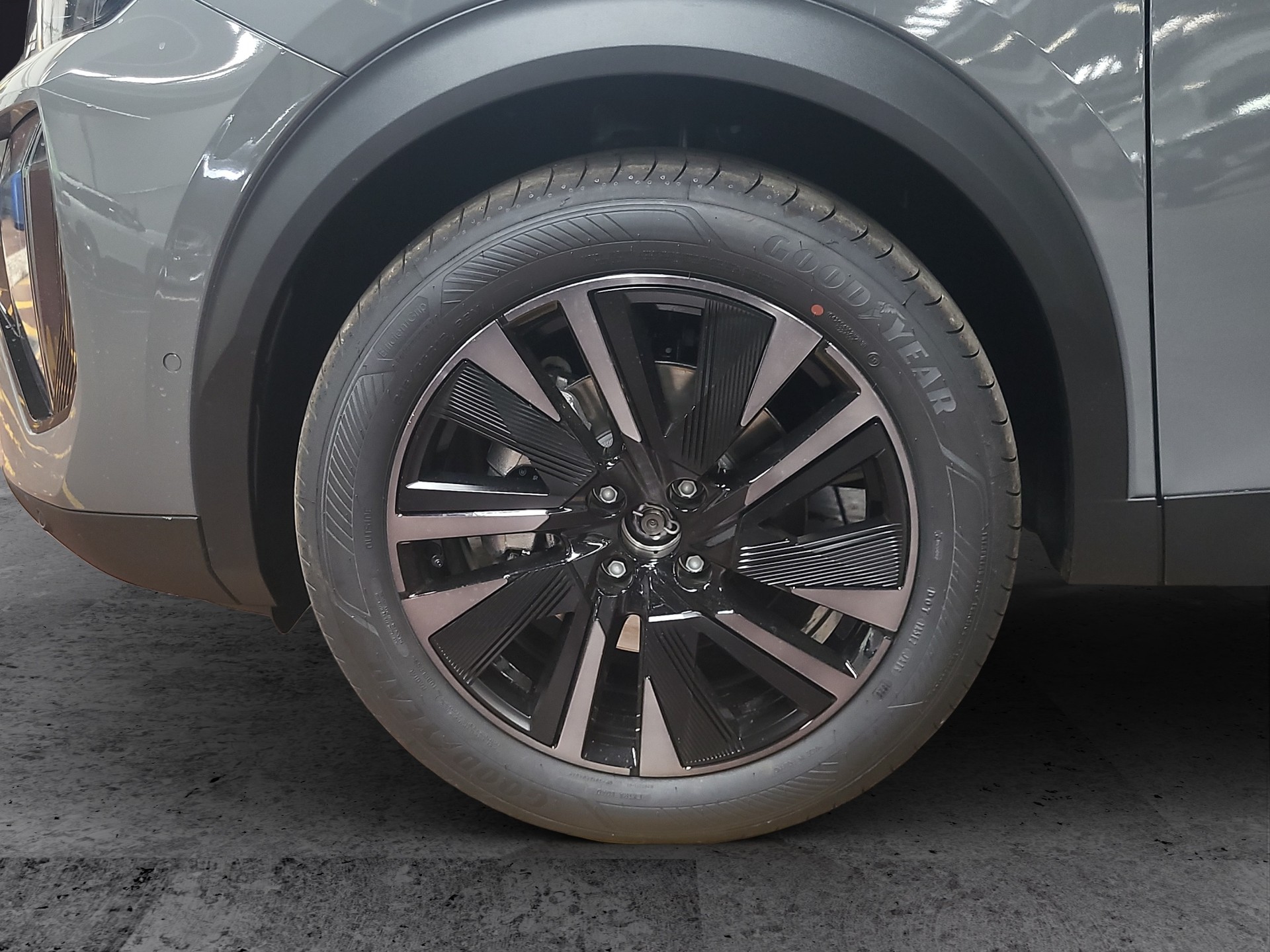 PEUGEOT 2008 1.2 MHEV GT Exclusive-showroom-element-3