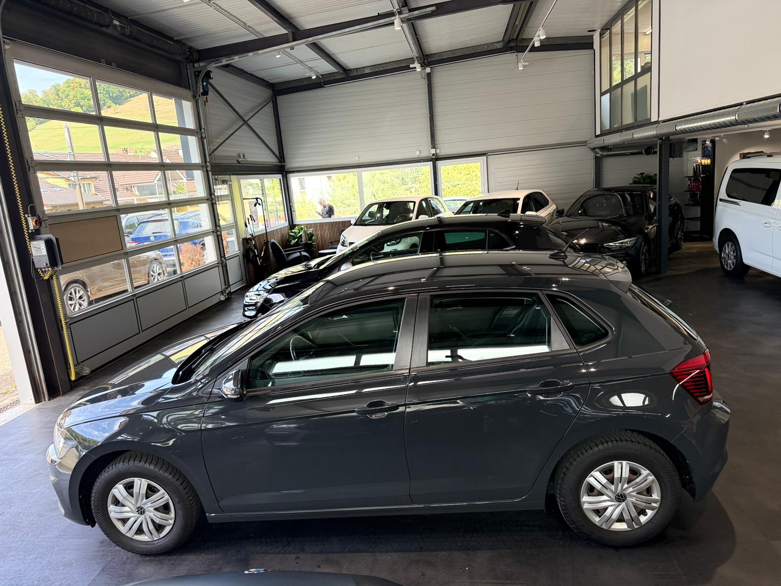 VW Polo 1.0 BMT Trendline-showroom-element-1