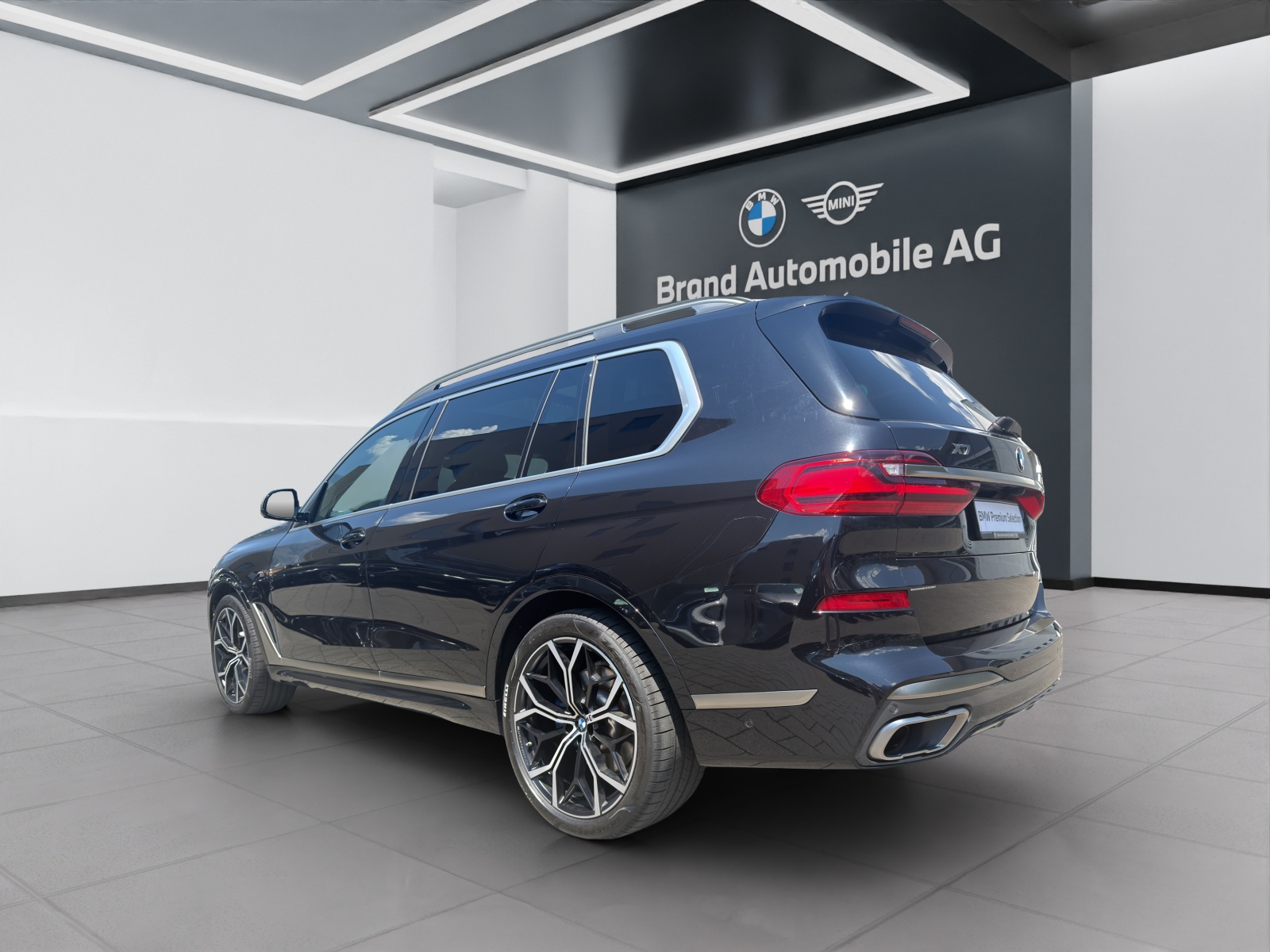 BMW X7 M50d-showroom-element-2