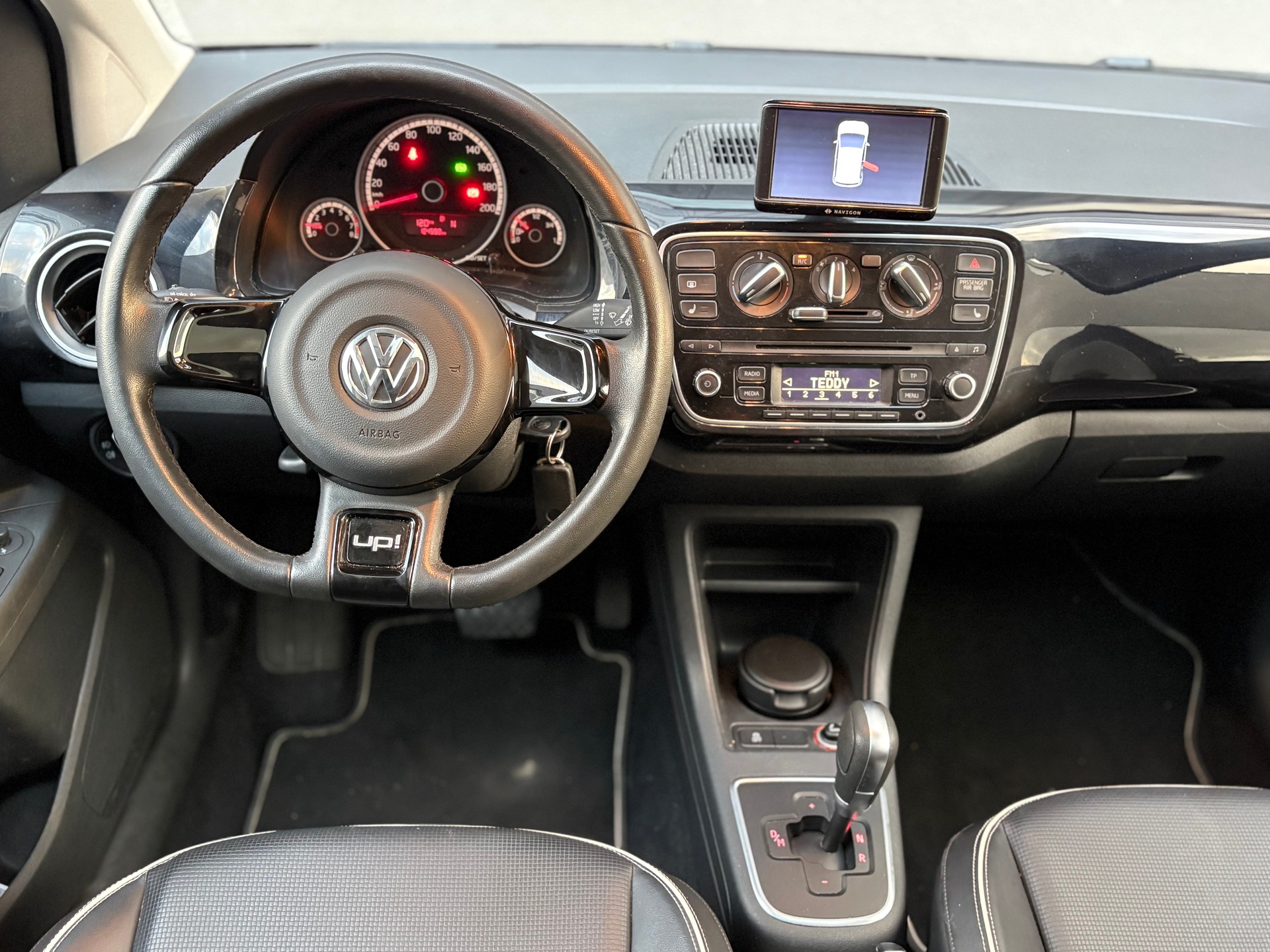 VW Up 1.0 black up ASG (Automat) Frisch ab MFK-image-9