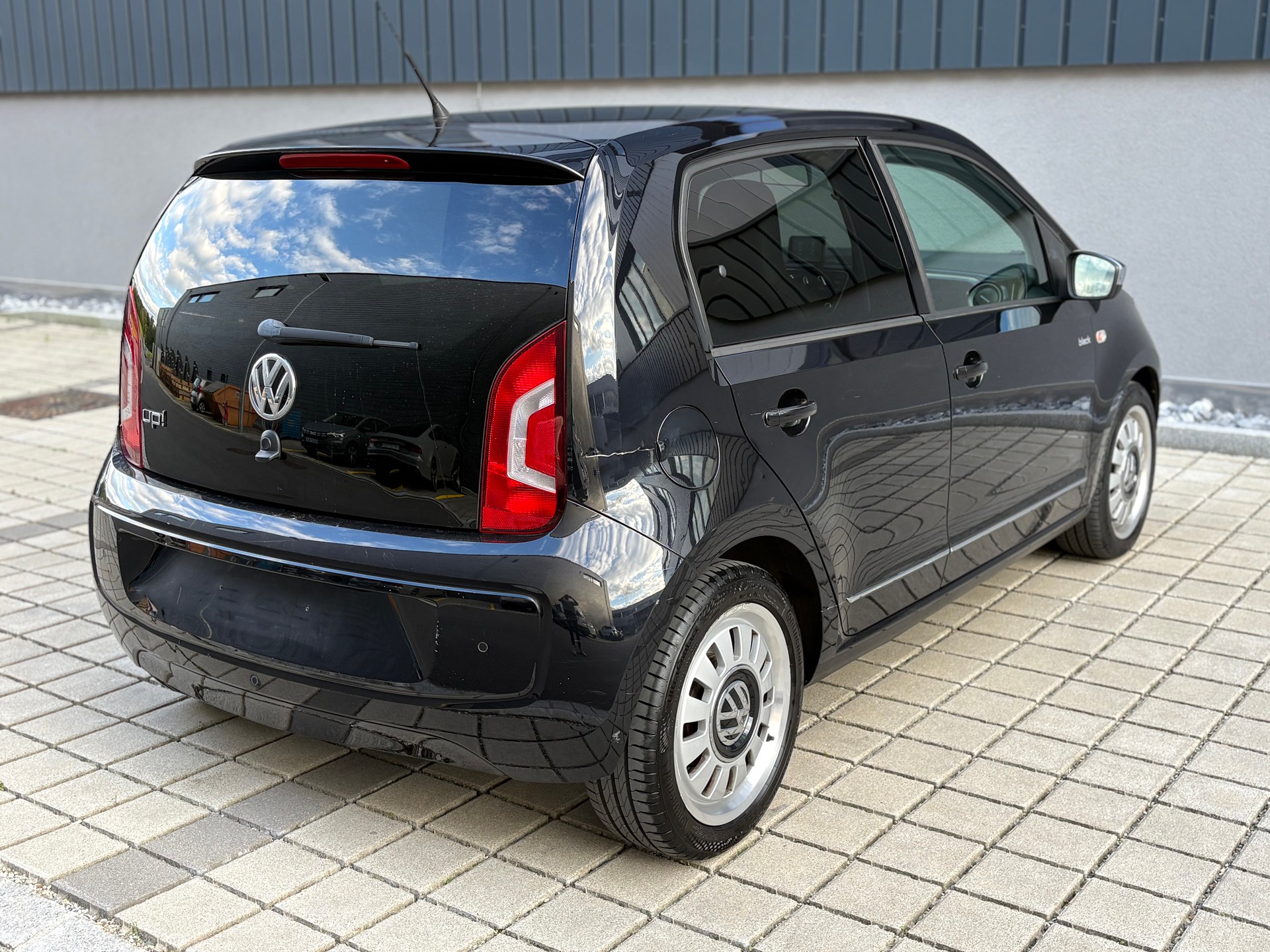 VW Up 1.0 black up ASG (Automat) Frisch ab MFK-image-8
