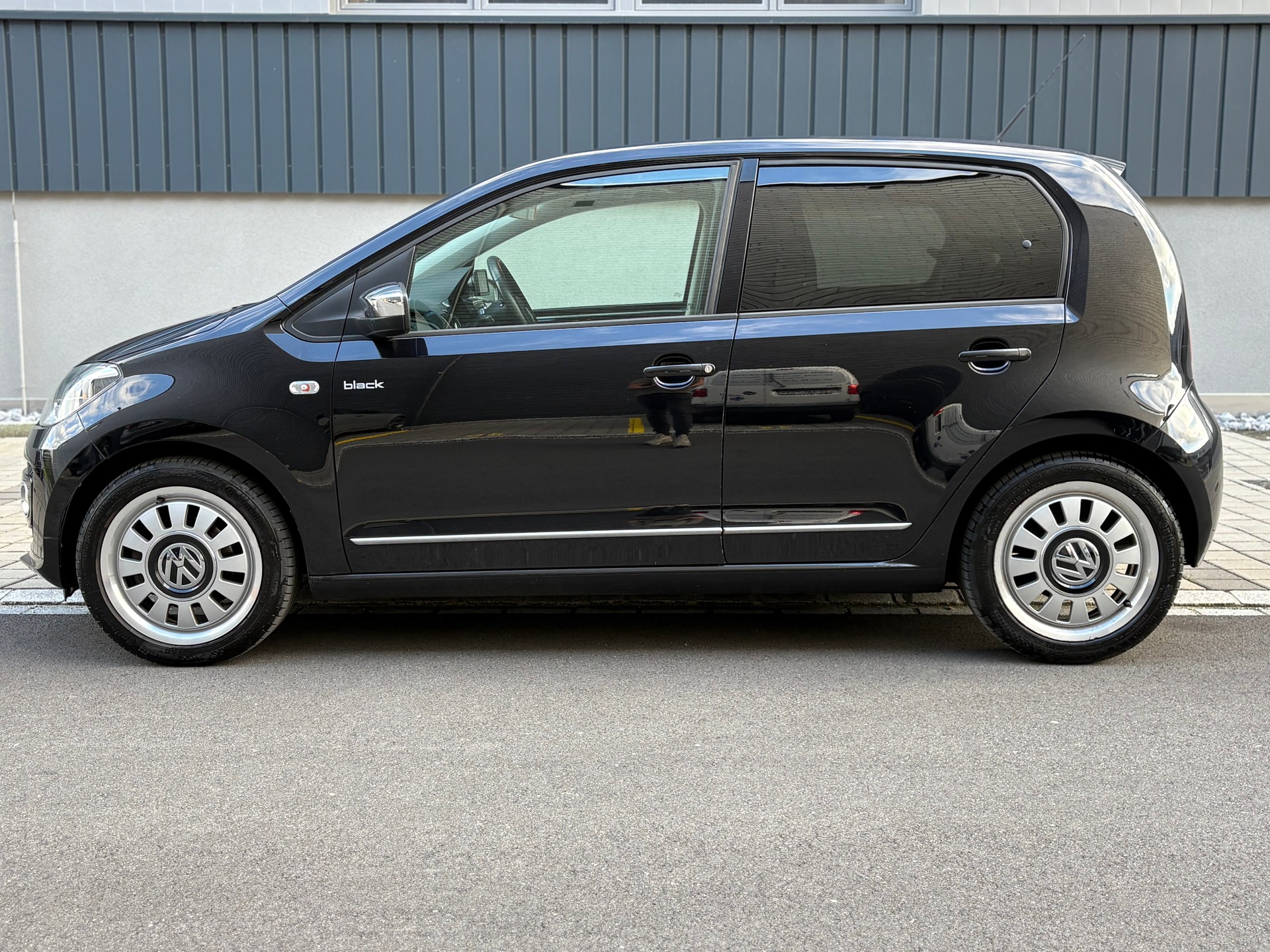 VW Up 1.0 black up ASG (Automat) Frisch ab MFK-image-5