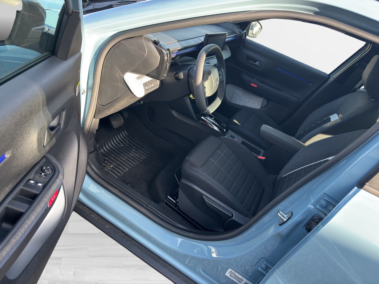 CITROEN C3 1.2 Hybrid Tonic+-image-9