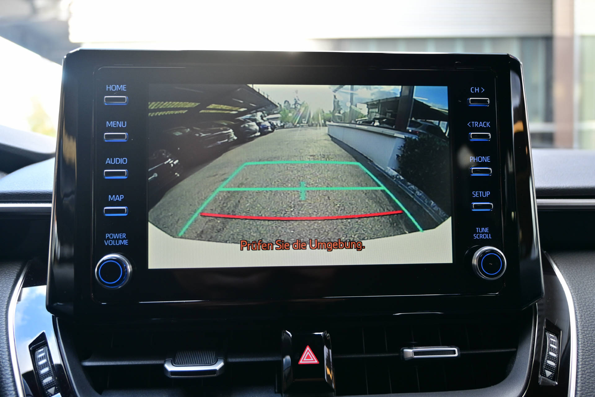 TOYOTA Corolla 1.8 HSD Comfort-image-12