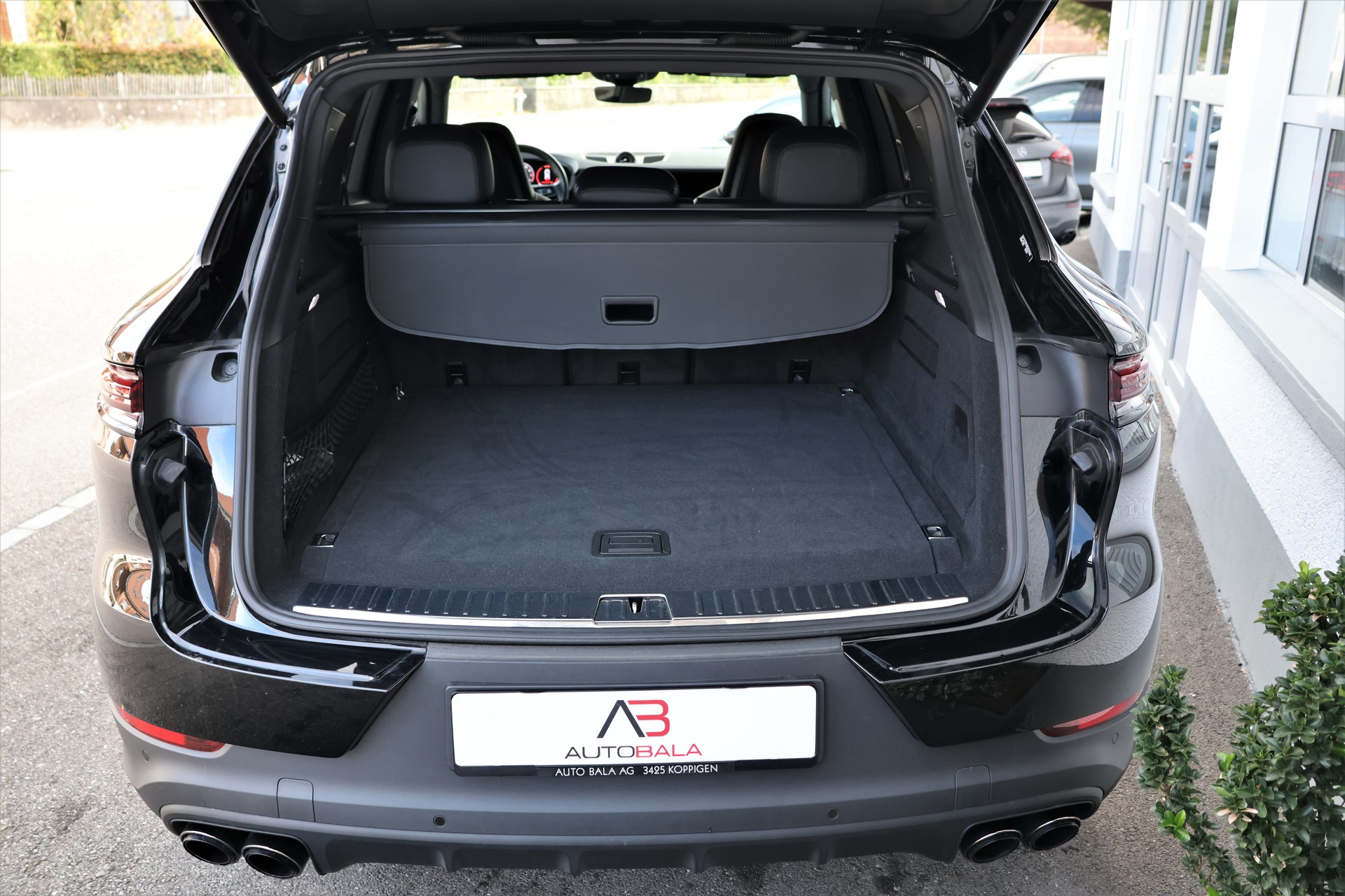 PORSCHE Cayenne E-Hybrid Tiptronic (CH) *2+2y Approved*-image-19