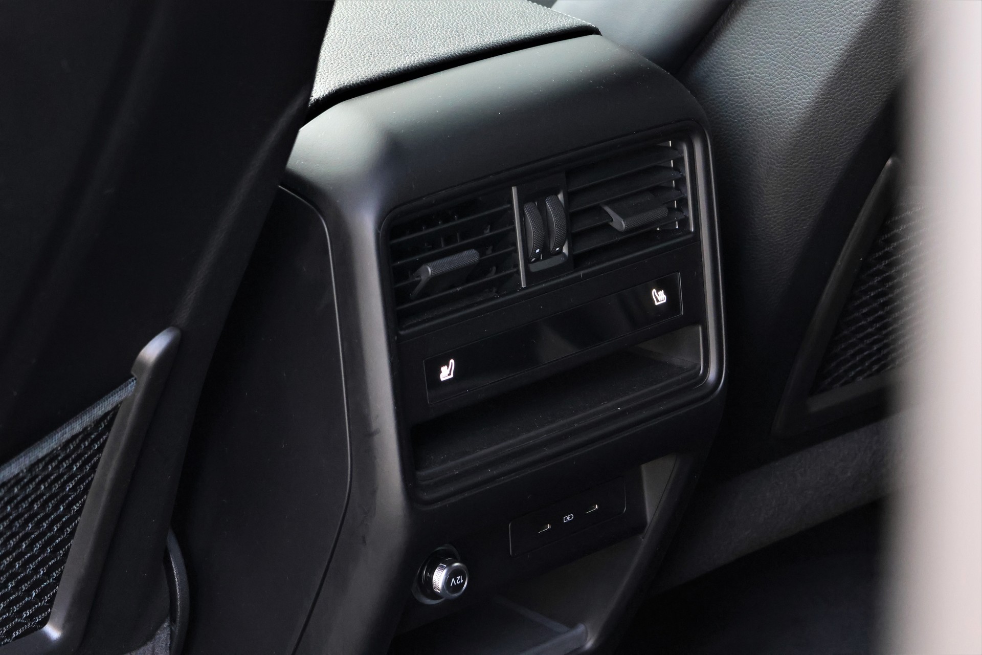 PORSCHE Cayenne E-Hybrid Tiptronic (CH) *2+2y Approved*-image-14