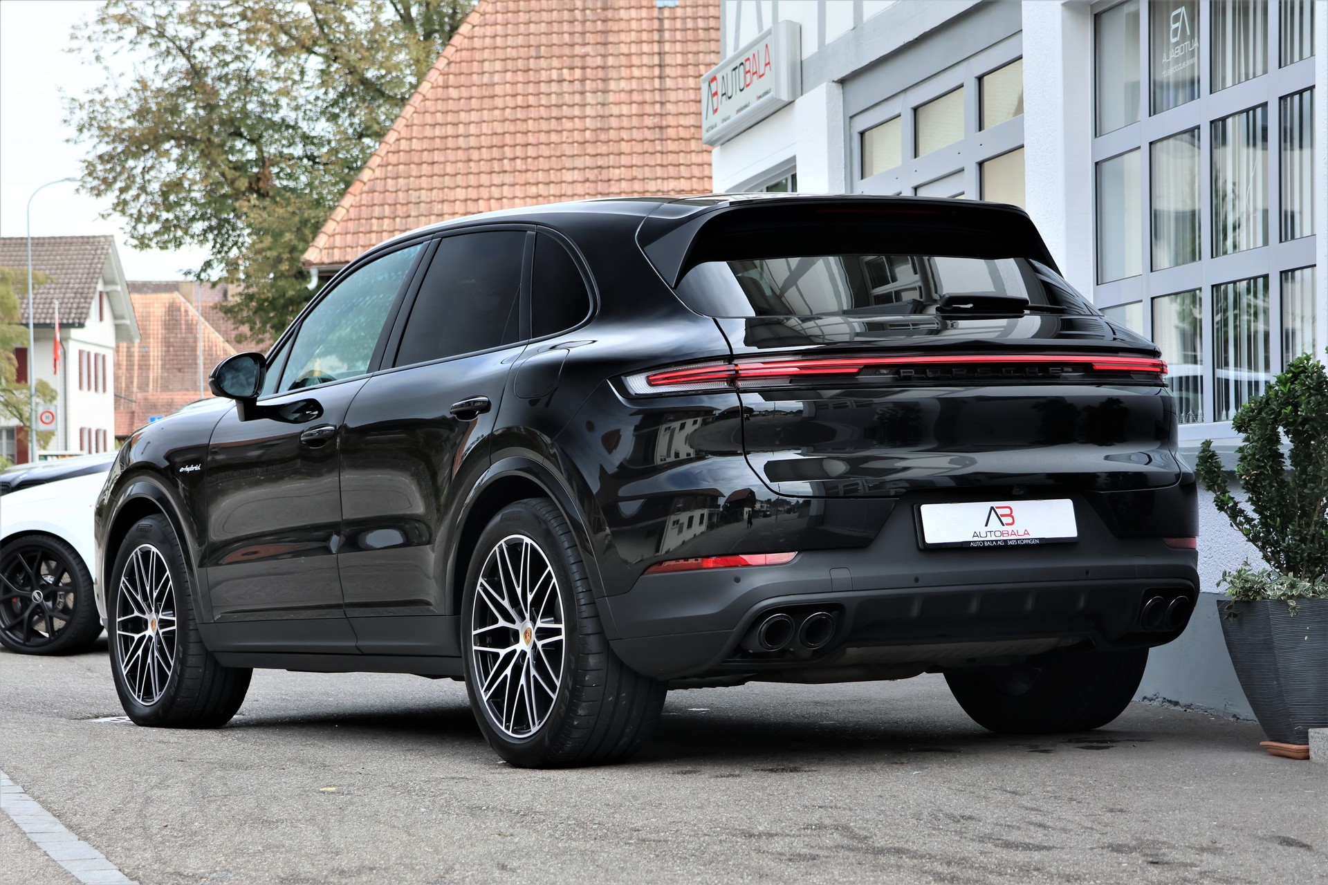 PORSCHE Cayenne E-Hybrid Tiptronic (CH) *2+2y Approved*-showroom-element-2