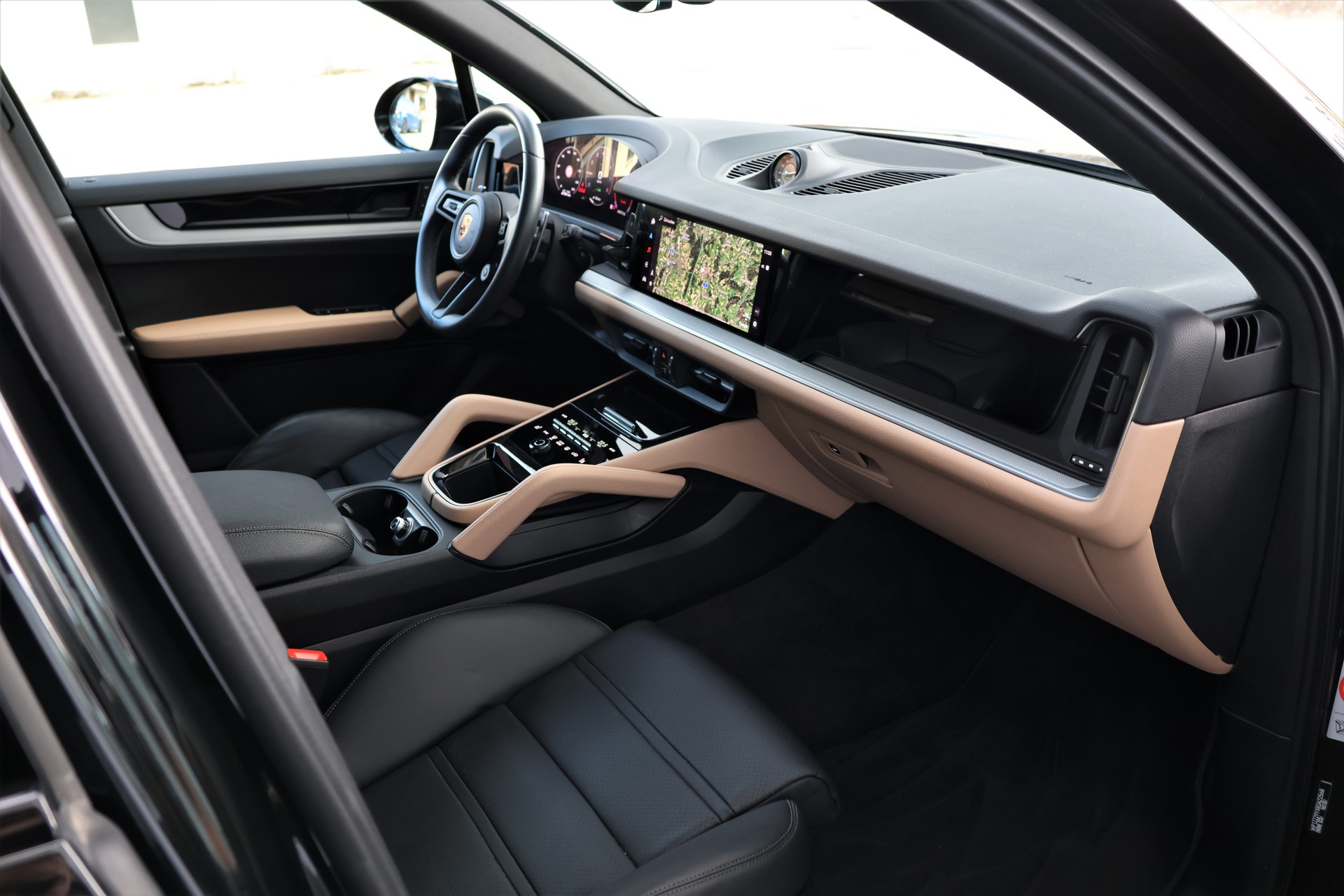 PORSCHE Cayenne E-Hybrid Tiptronic (CH) *2+2y Approved*-image-20