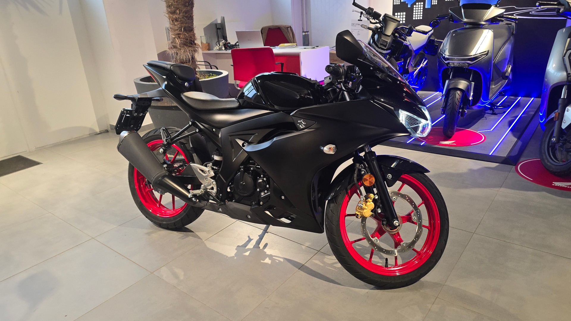 SUZUKI GSX-R 125-image-4