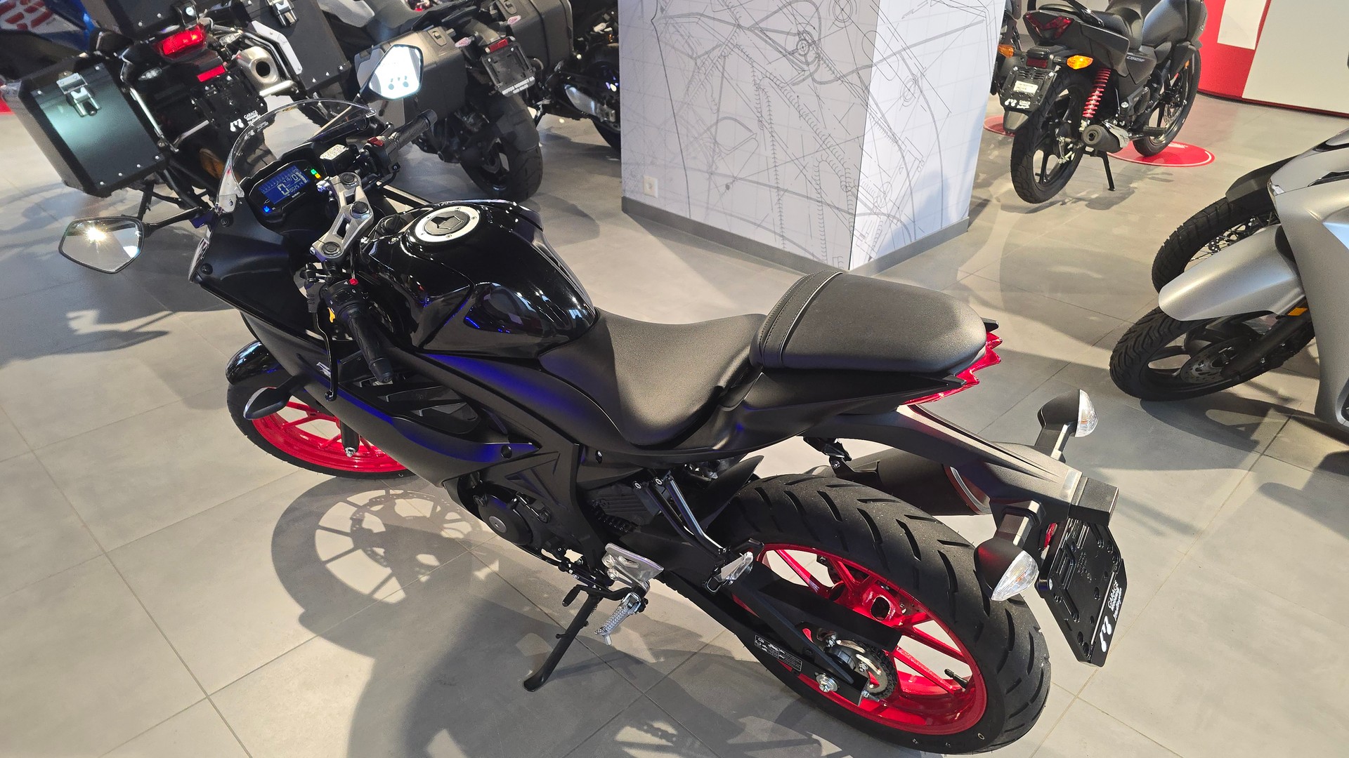 SUZUKI GSX-R 125-image-8