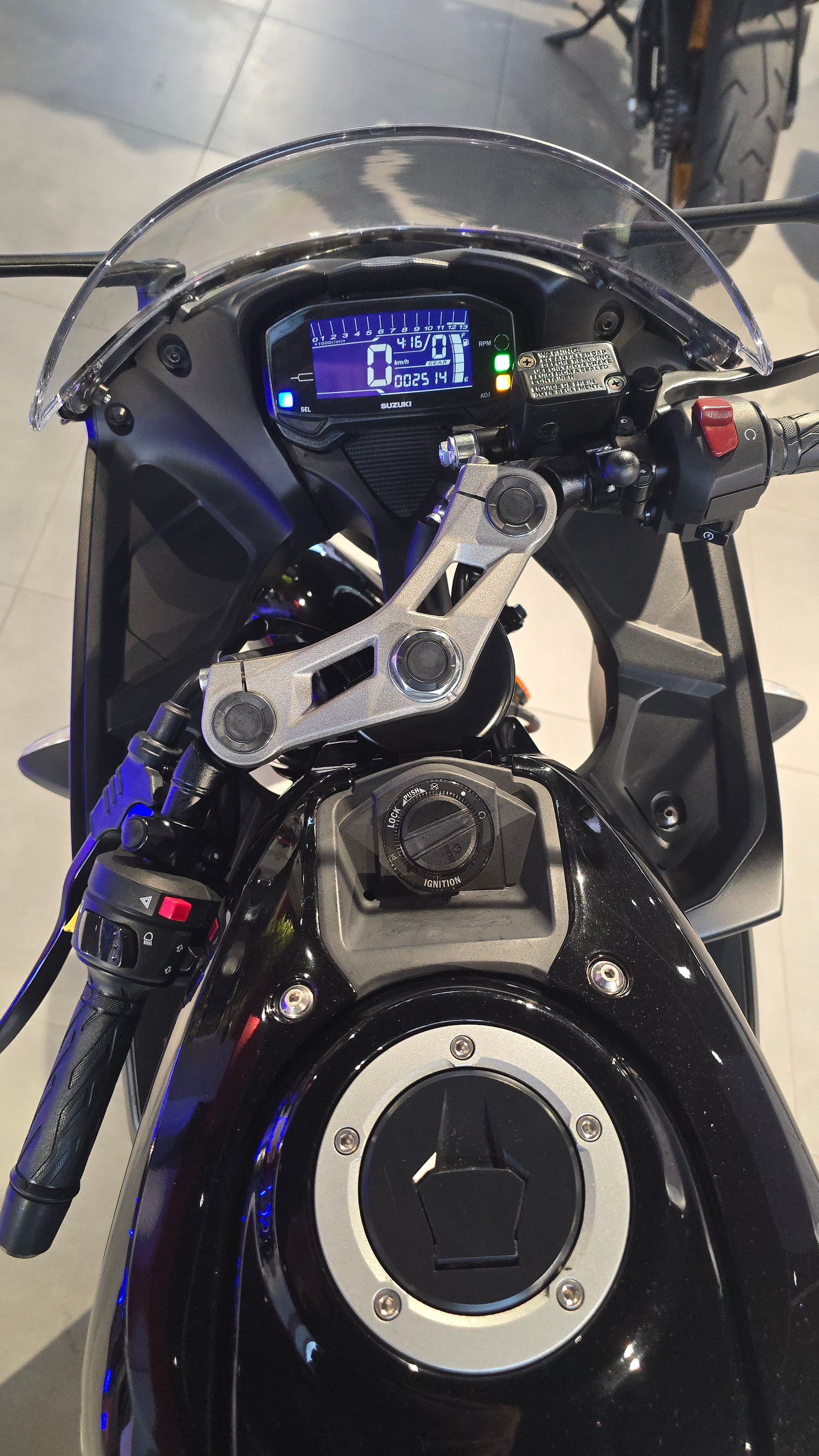 SUZUKI GSX-R 125-image-9