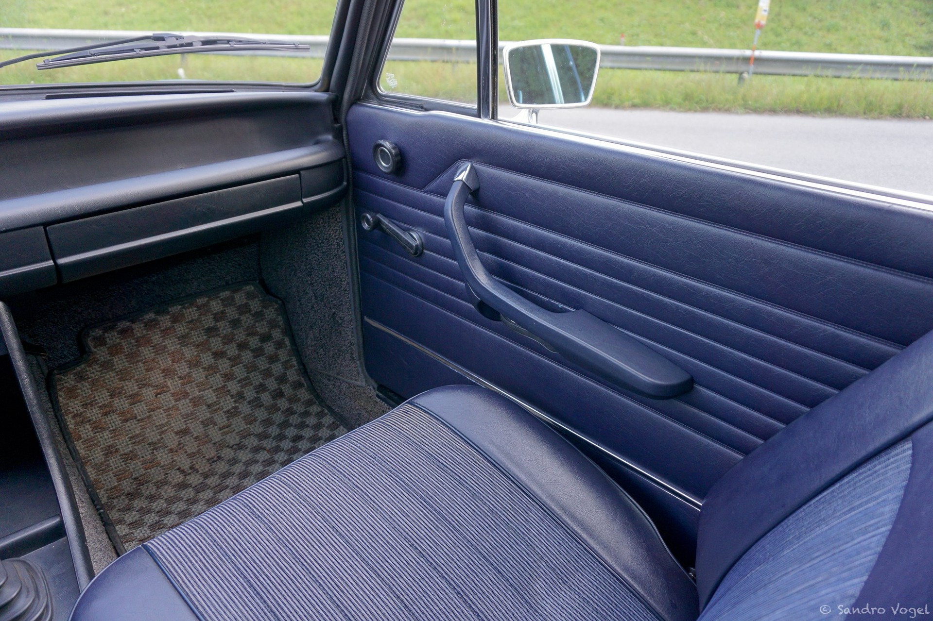 BMW 2002 TOURING-image-10