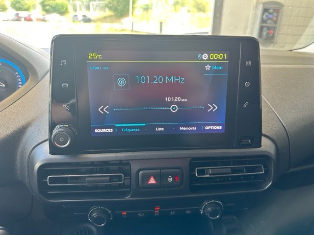 PEUGEOT e-Partner 50kWh Premium-image-10