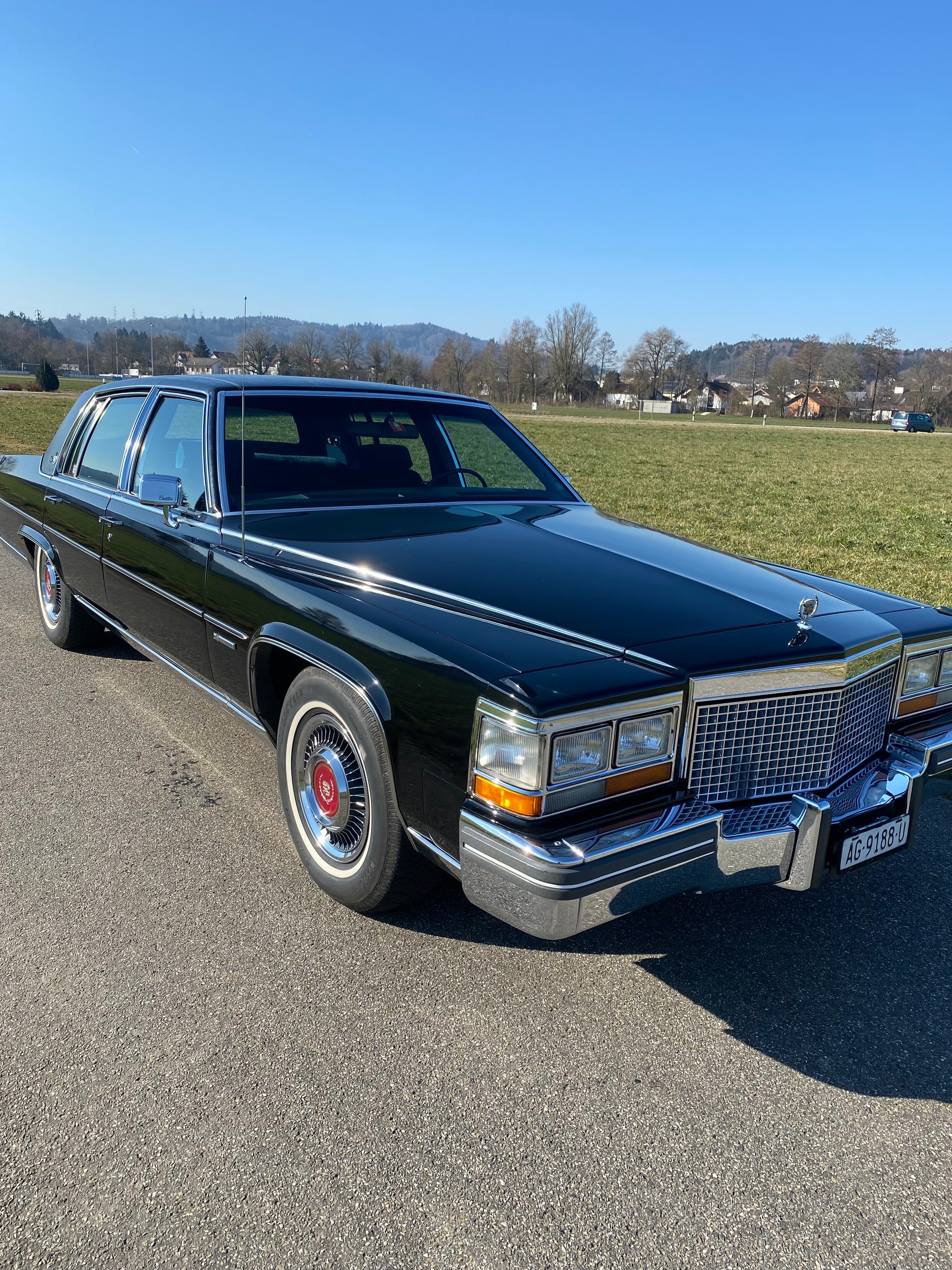 CADILLAC Brougham