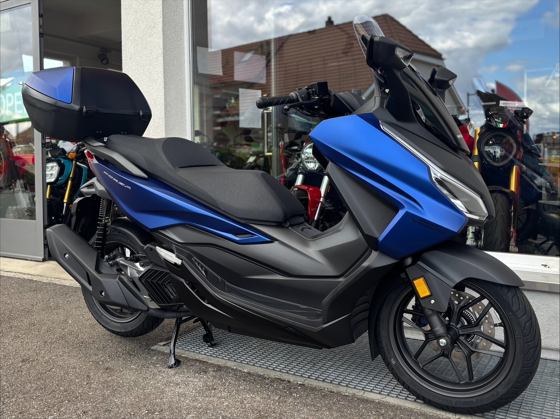 HONDA NSS 125 Forza Smart TopBox-image-9