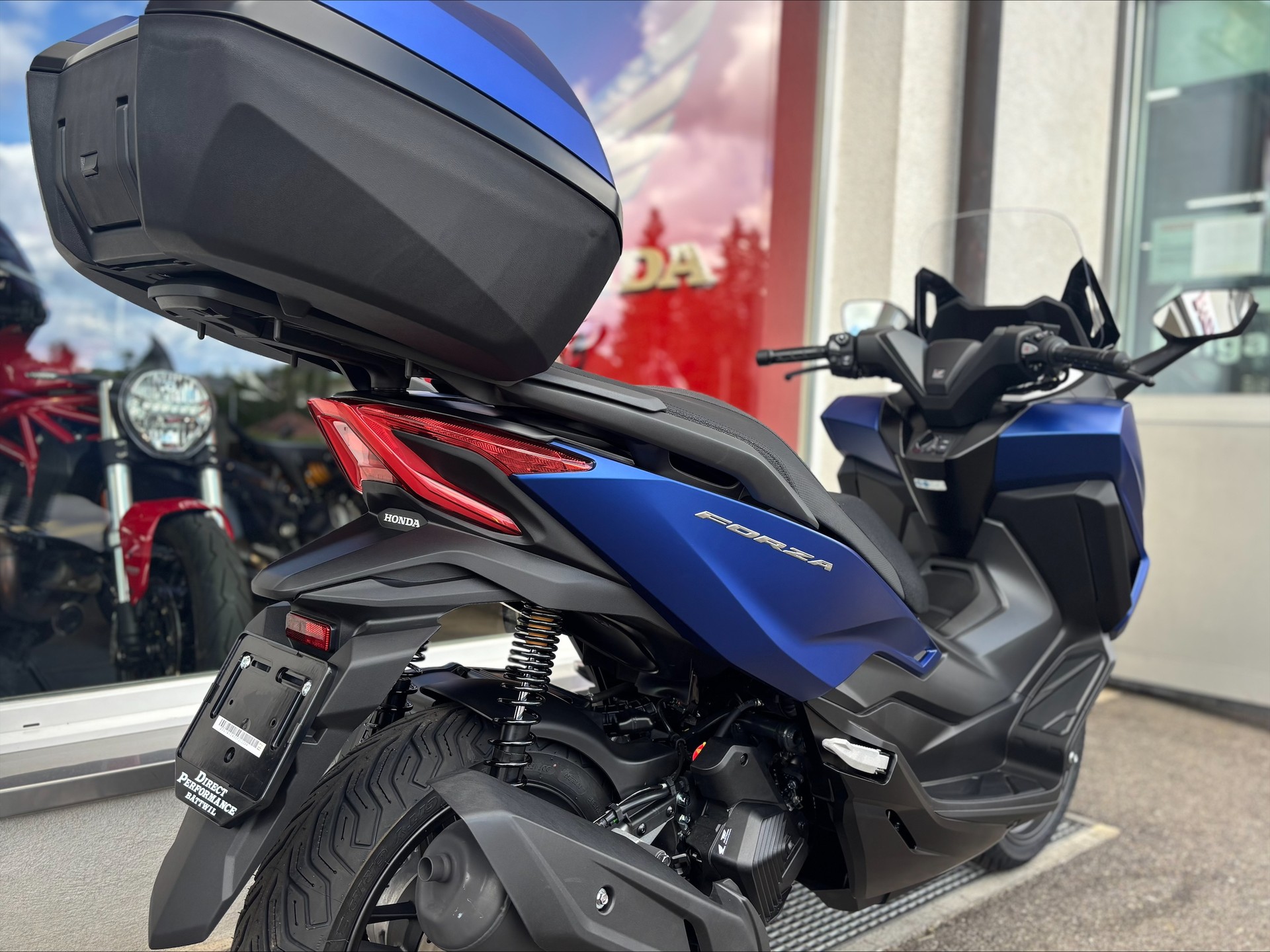 HONDA NSS 125 Forza Smart TopBox-image-7