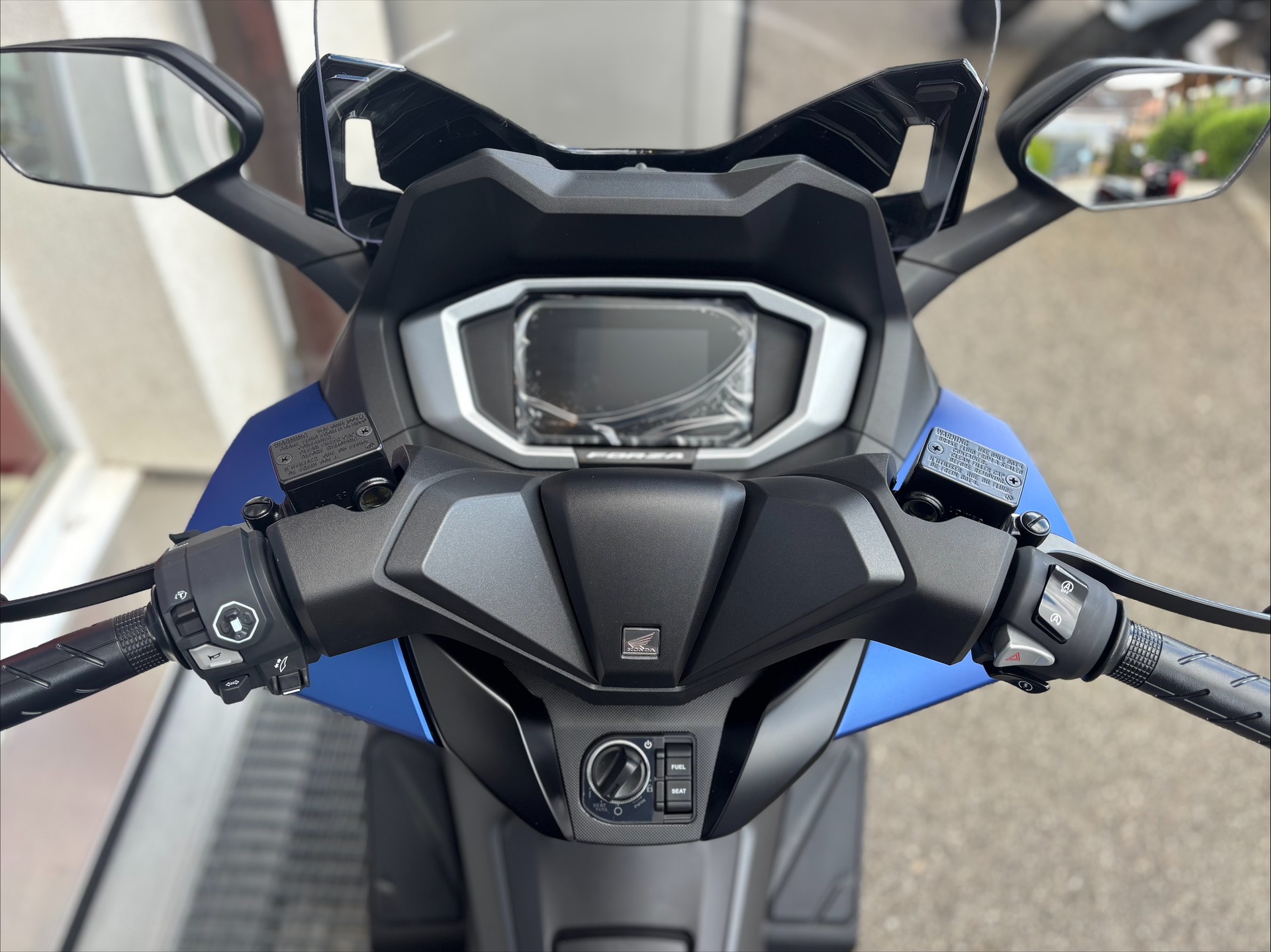 HONDA NSS 125 Forza Smart TopBox-image-8
