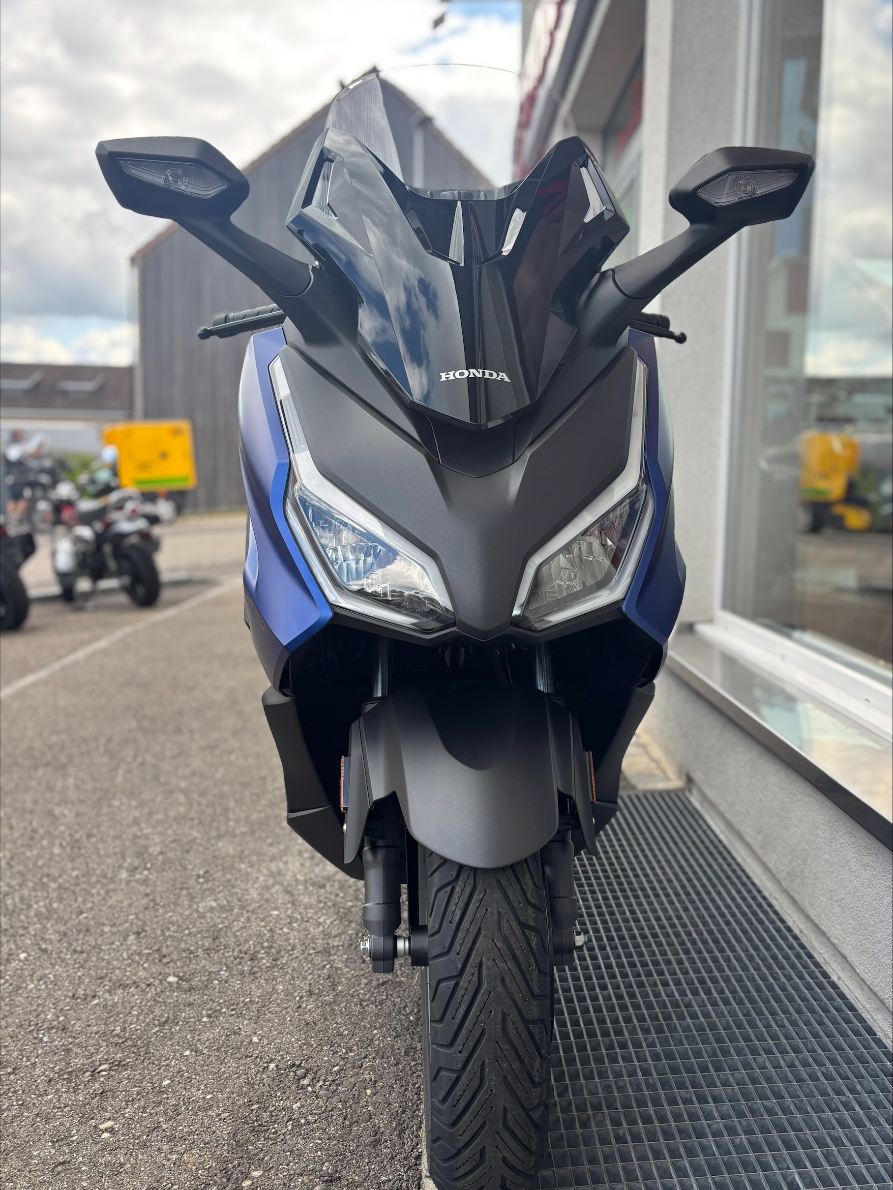 HONDA NSS 125 Forza Smart TopBox-image-1
