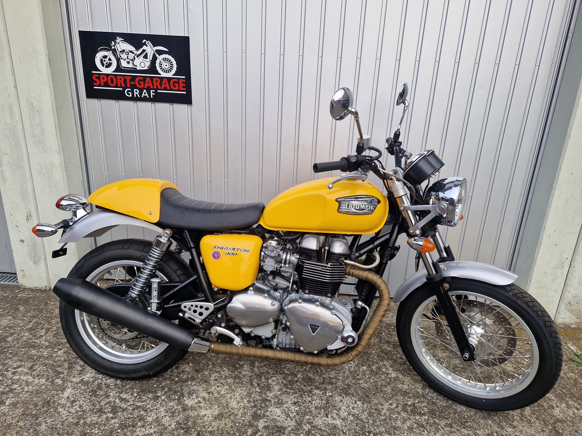 TRIUMPH Thruxton-image-0