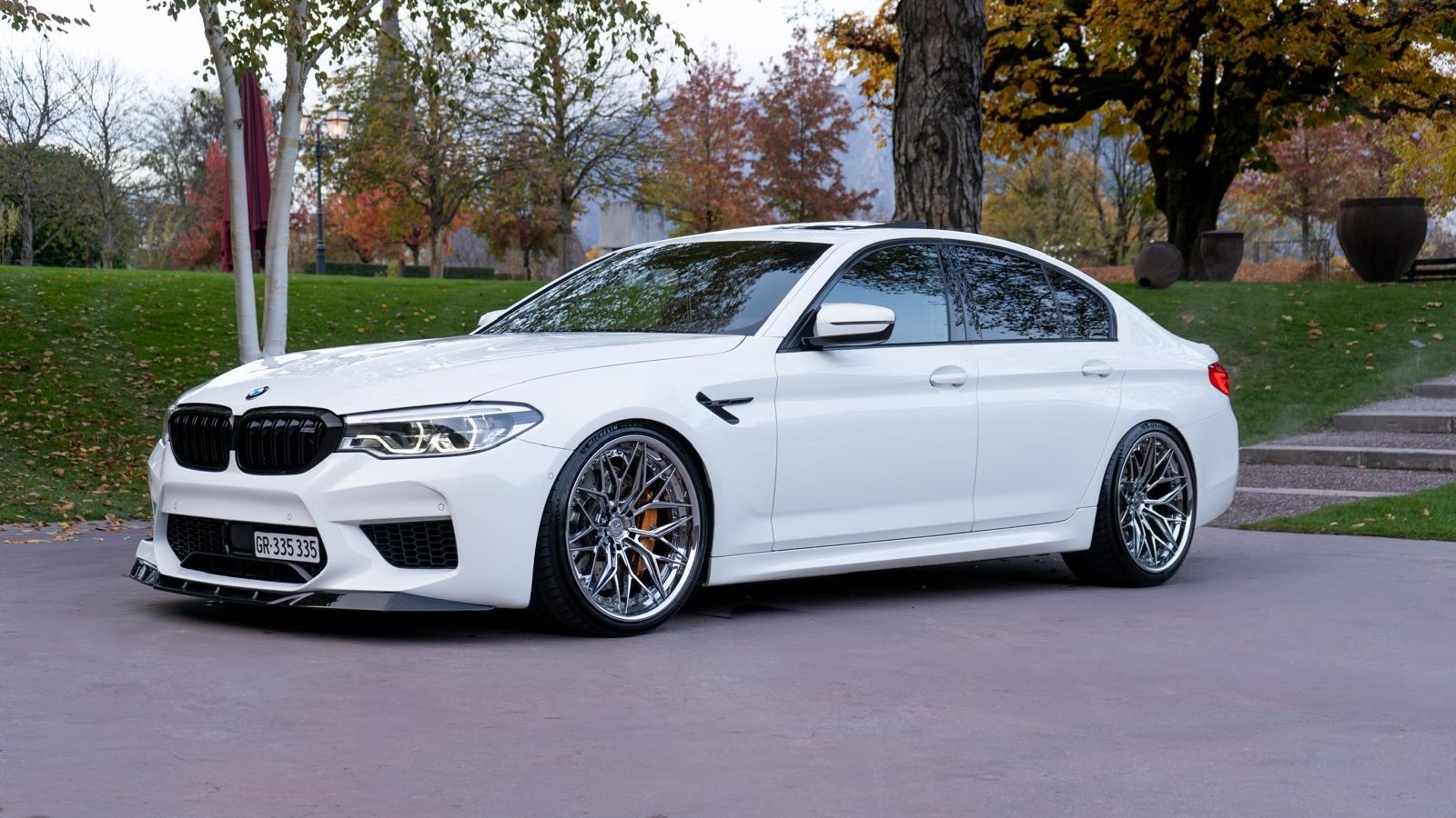 BMW M5 xDrive Drivelogic-showroom-element-1