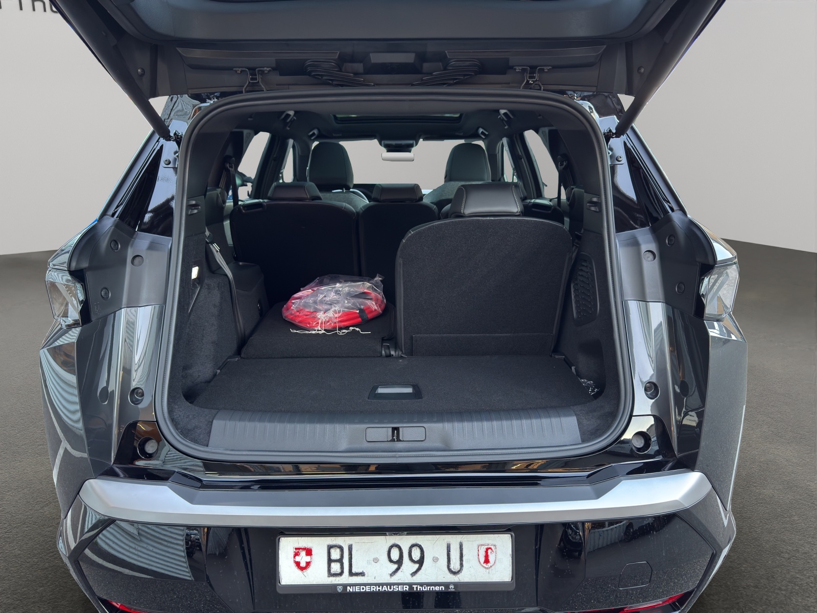 PEUGEOT 5008 e-Launch Edition AWD-image-5