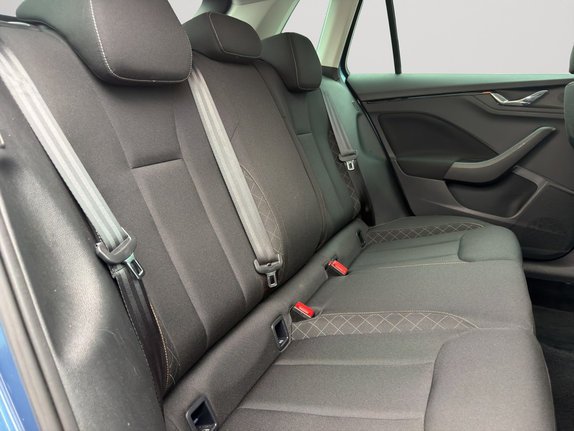 SKODA Kamiq 1.0 TSI Ambition DSG-image-17